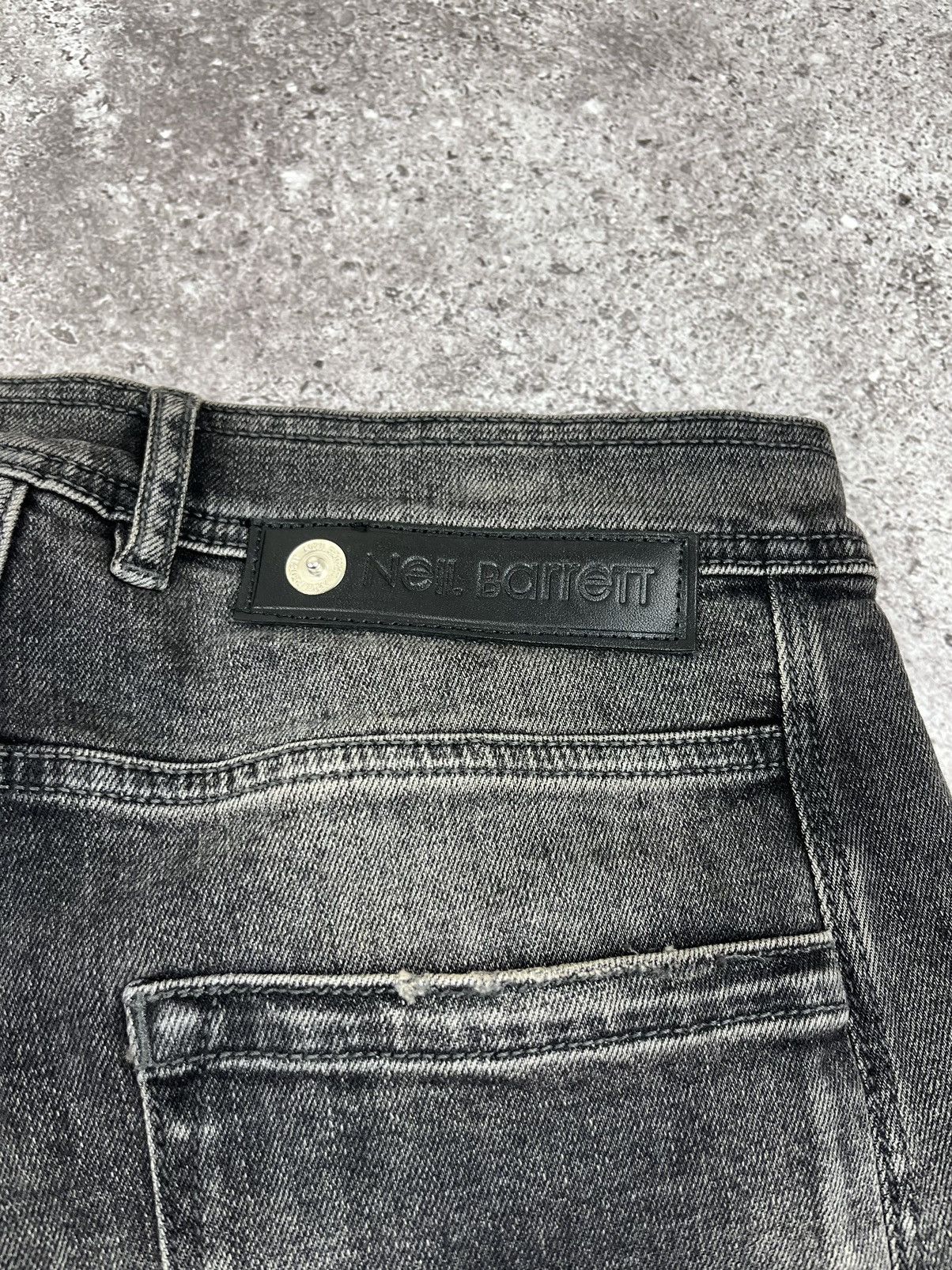 Neil Barrett Neil Barrett Black Skinny Fit Regular Rise Denim Pants Size US 31 - 11 Thumbnail