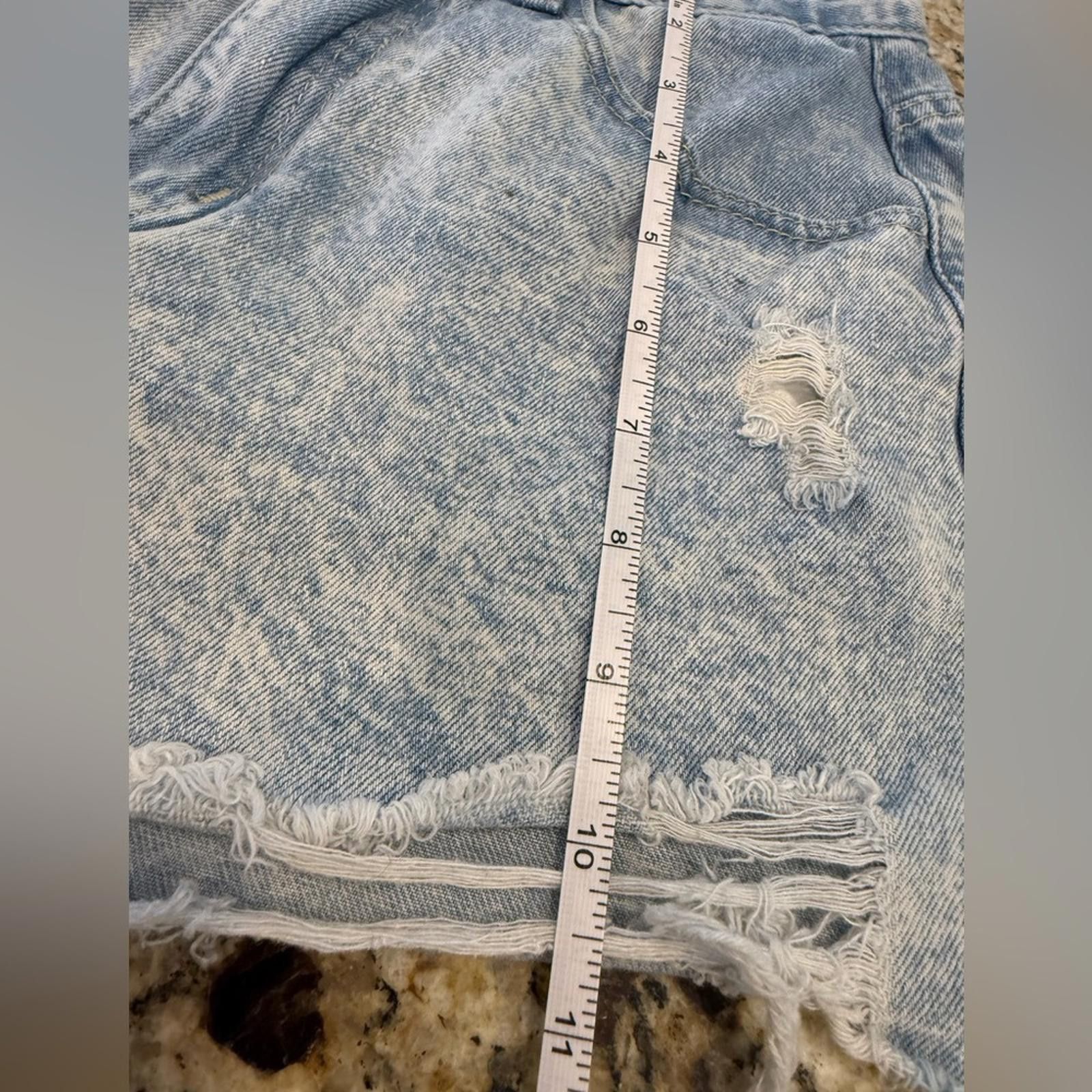 Shein Shein cutoff lightweight denim jean shorts SZ 26” waist Size 26" / US 2 / IT 38 - 9 Thumbnail