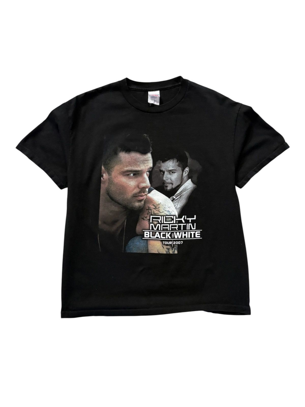 Band Tees 00’s Ricky Martin Vintage Tour Tee Size US L / EU 52-54 / 3 - 1 Thumbnail