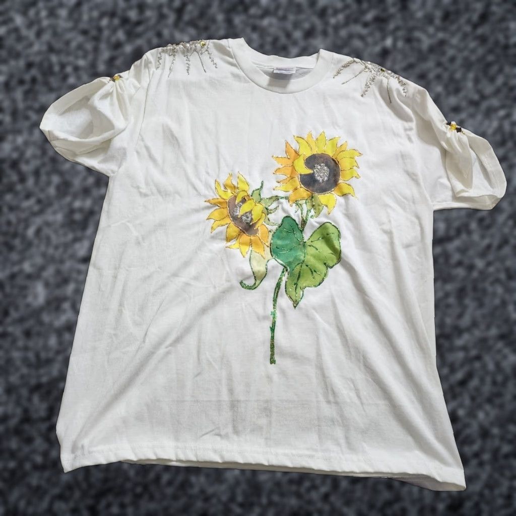 Hanes VINTAGE 90s Hanes Unisex White Short Sleeve T-Shirt Art Sunflower Floral Puff Paint Rhinestone Pearl Accents Size L Size US L / EU 52-54 / 3 - 1 Thumbnail