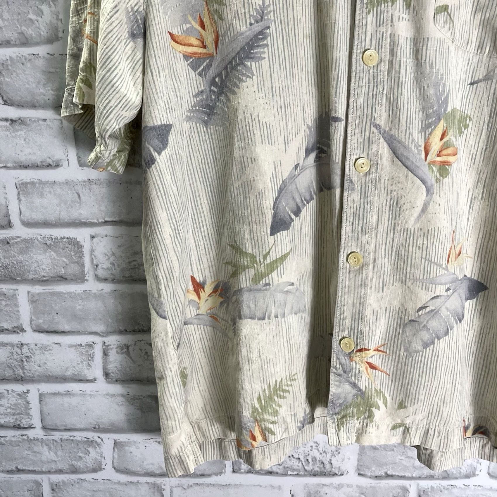 Tommy Bahama Tommy Bahama Hawaiian Shirt Mens M 100% Silk Floral Print Multicolor Short Sleeve Button-Up Size US M / EU 48-50 / 2 - 3 Thumbnail