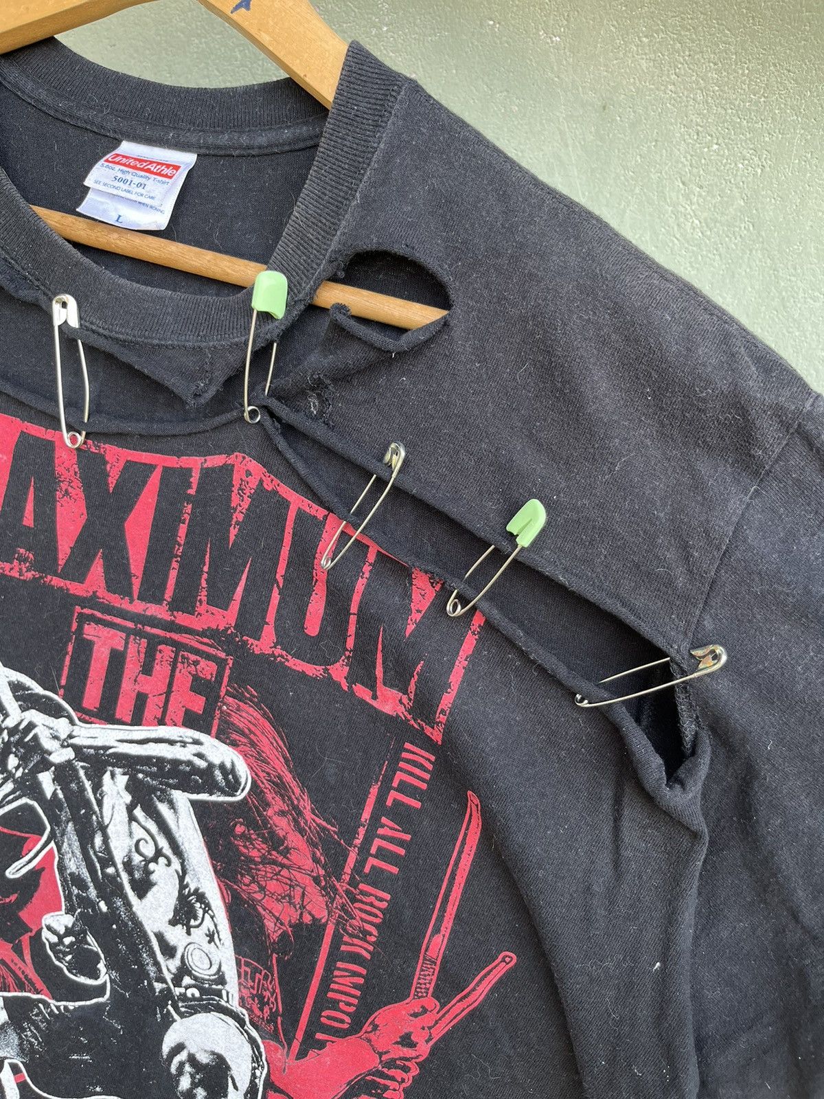 ⚡️RARE Punk Rock Distressed headbangers Big Logo Tee