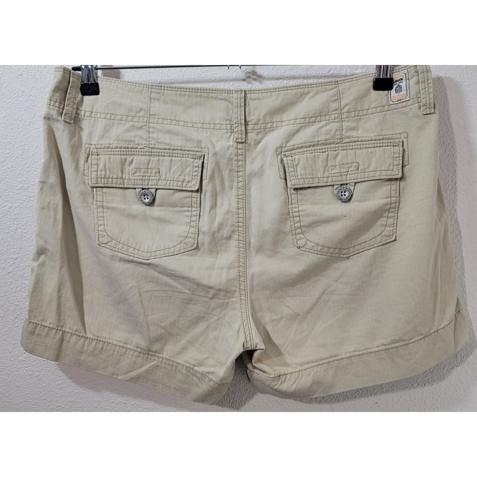 Levi's Levi's Tan Beige Chino Denim Shorts 12 Flat Slashed Pockets Size 34" / US 12 / IT 48 - 2 Thumbnail