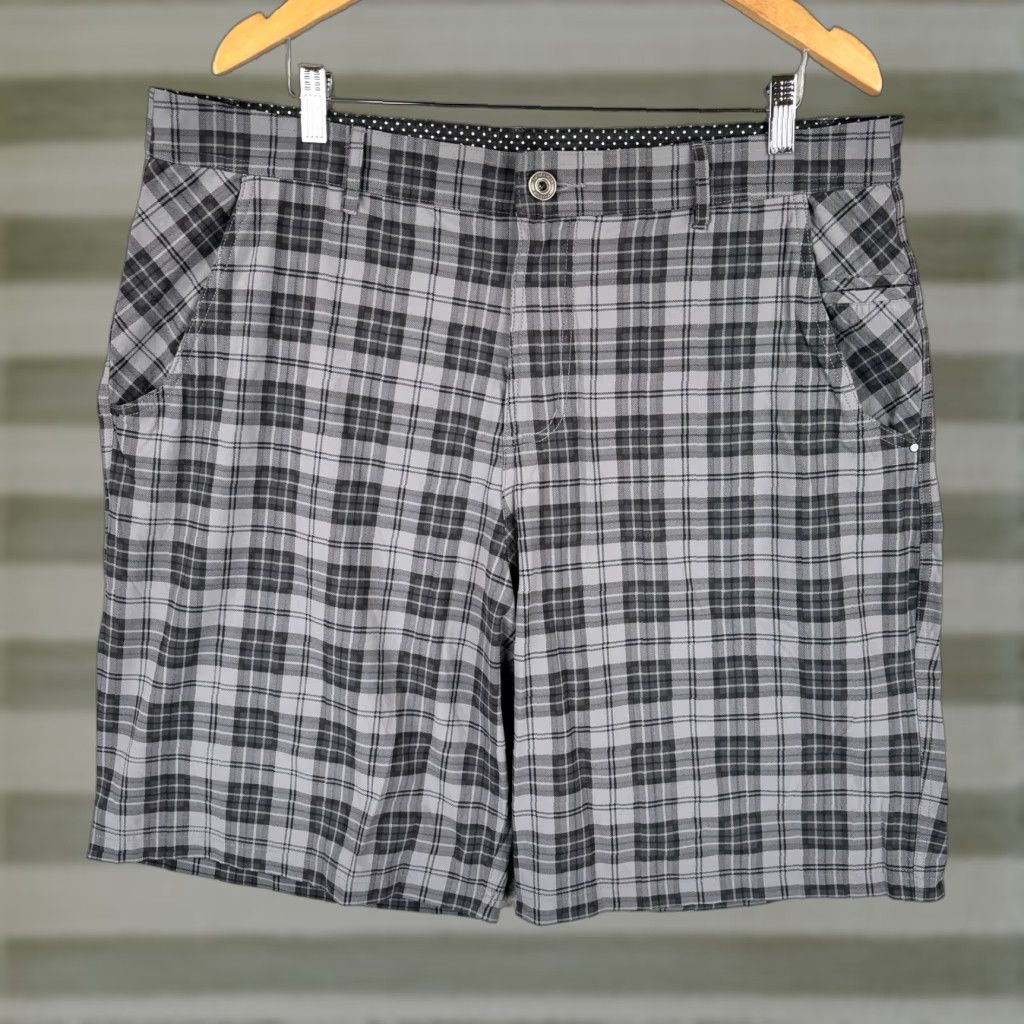 Lululemon Lululemon Athletica Shorts Mens 40 Black Gray Tartan Plaid Golf Casual Preppy Shirt Size US 40 / EU 56 - 1 Thumbnail