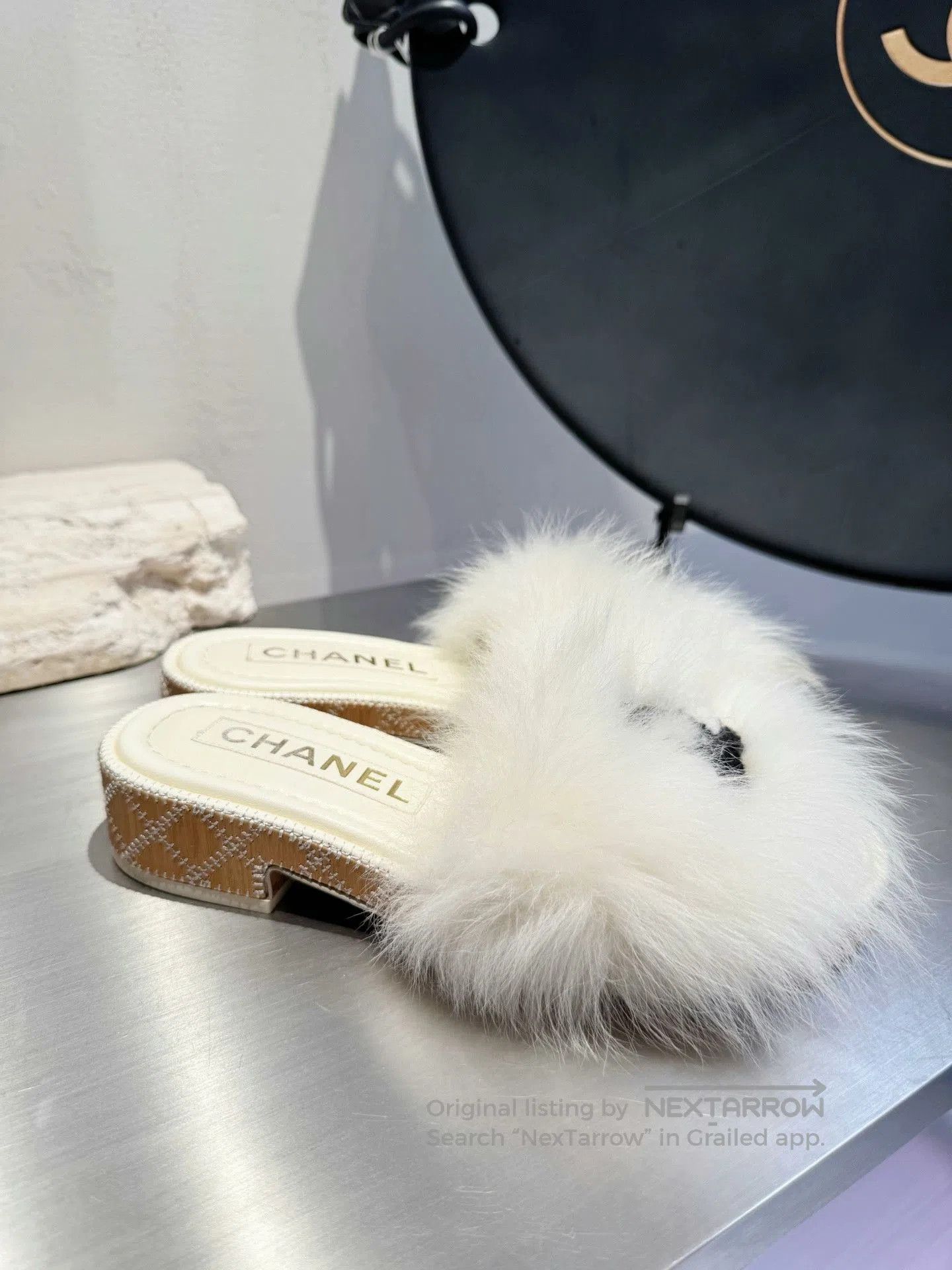 Chanel Chanel White Fur Large Logo Slippers 35.5. Size US 4.5 / IT 34.5 - 2 Thumbnail