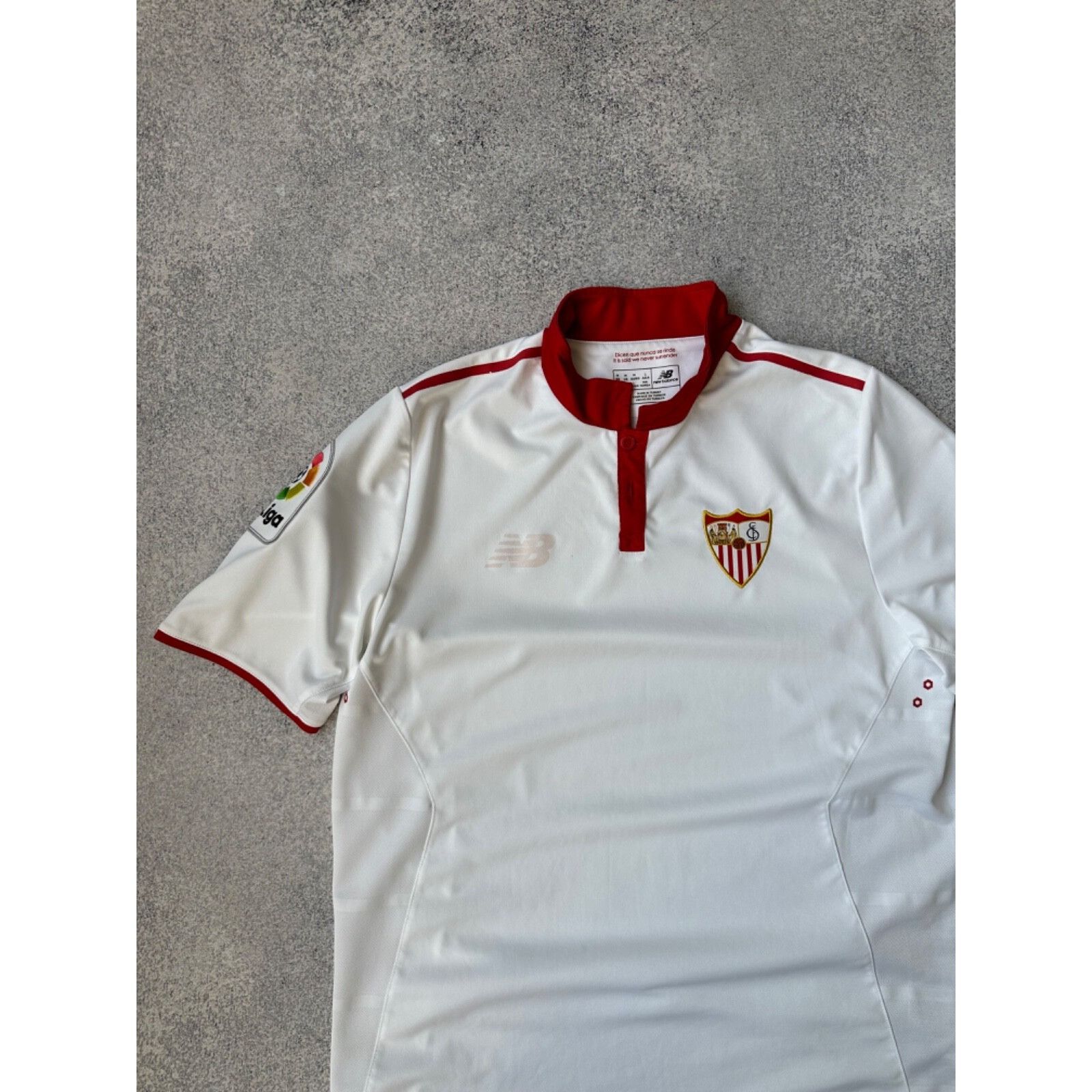 New Balance Sevilla New Balance White Home Football Jersey 2016/17 Size US M / EU 48-50 / 2 - 4 Thumbnail