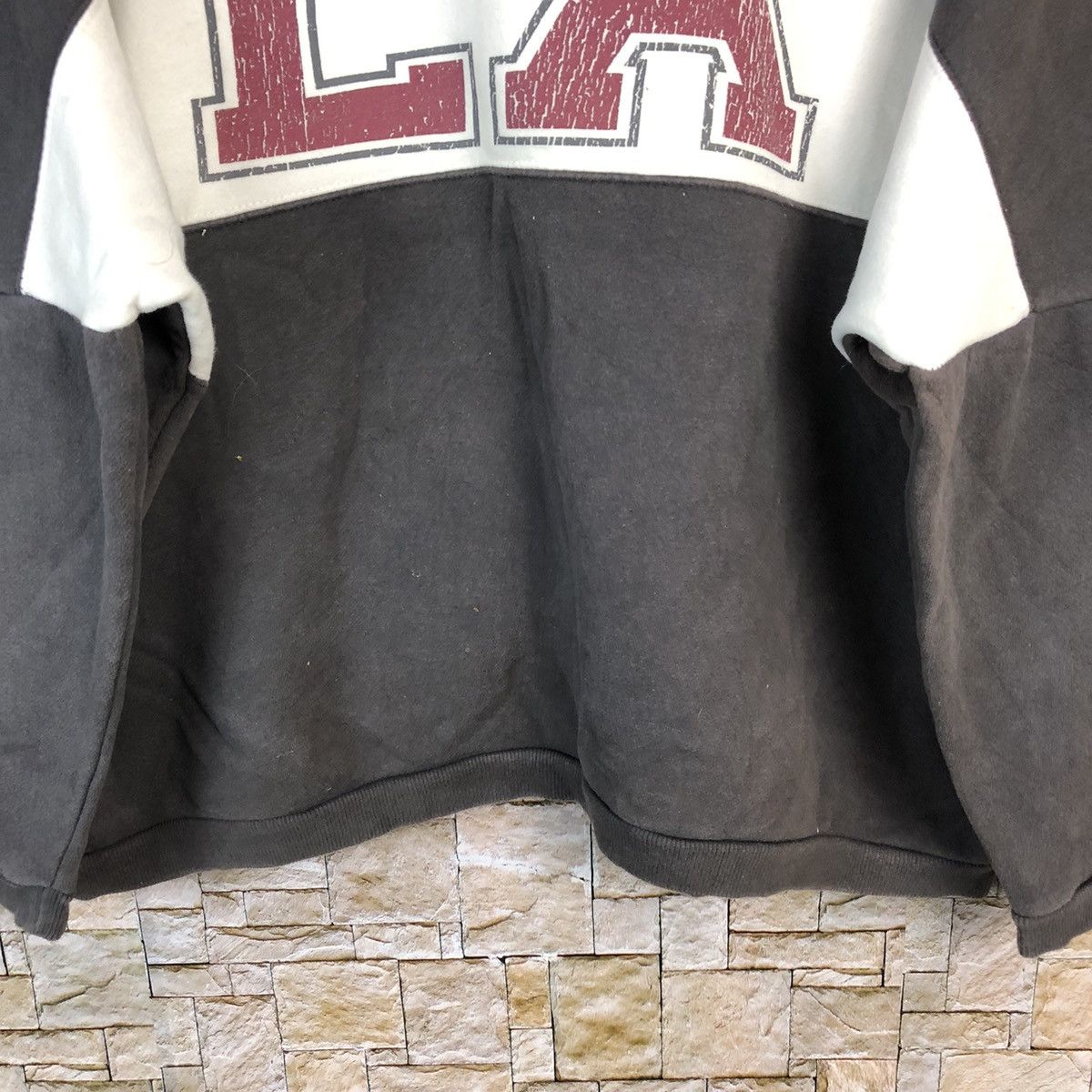 Japanese Brand LA big logo vintage Grey Sweatshirt #A696 Size US L / EU 52-54 / 3 - 6 Thumbnail
