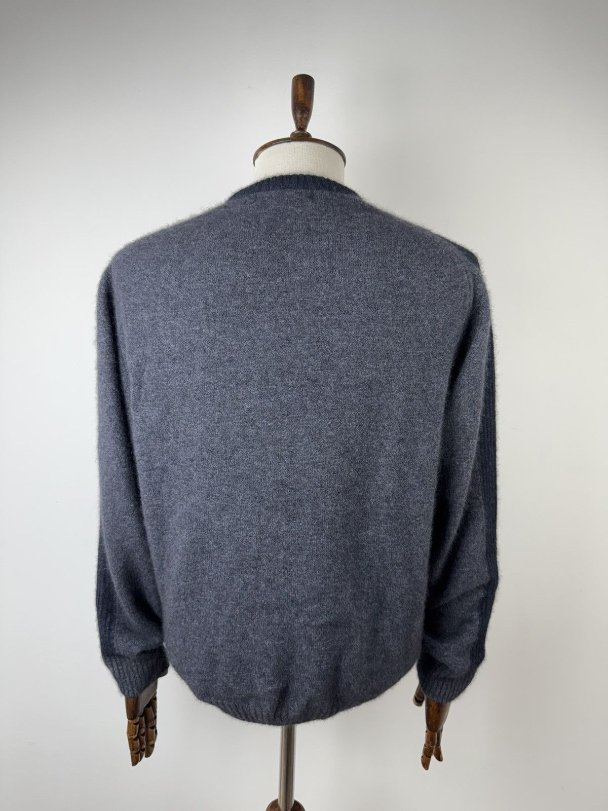 Native Men’s Native World Possum Wool V-Neck Sweater size M Size US M / EU 48-50 / 2 - 4 Thumbnail