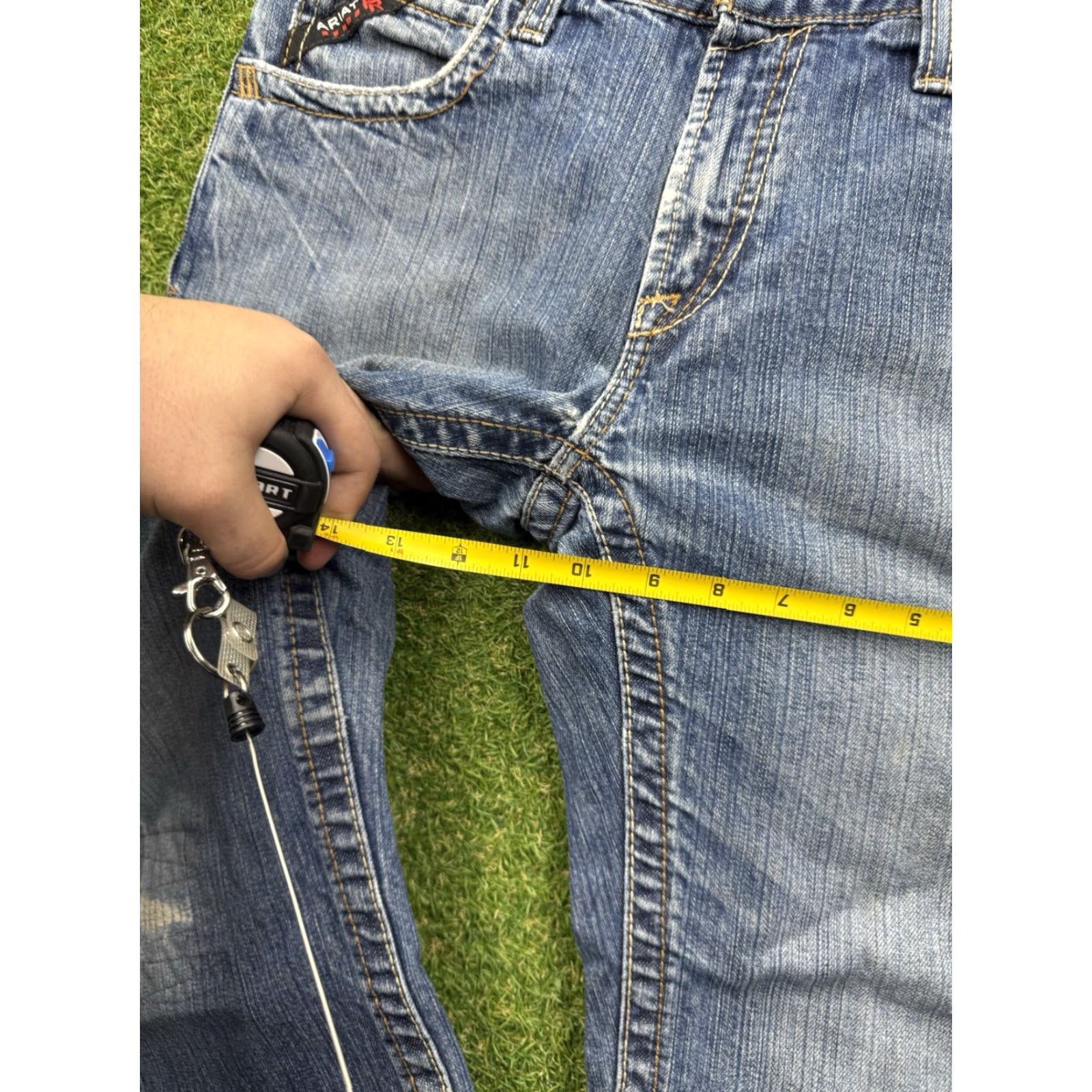 Ariat Ariat Jeans Mens 30 M5 Straight Fit Freyed Hem Medium Wash Denim Workwear 30x23 Vintage No Size 36 Belt? Size US 36 / EU 52 - 6 Thumbnail