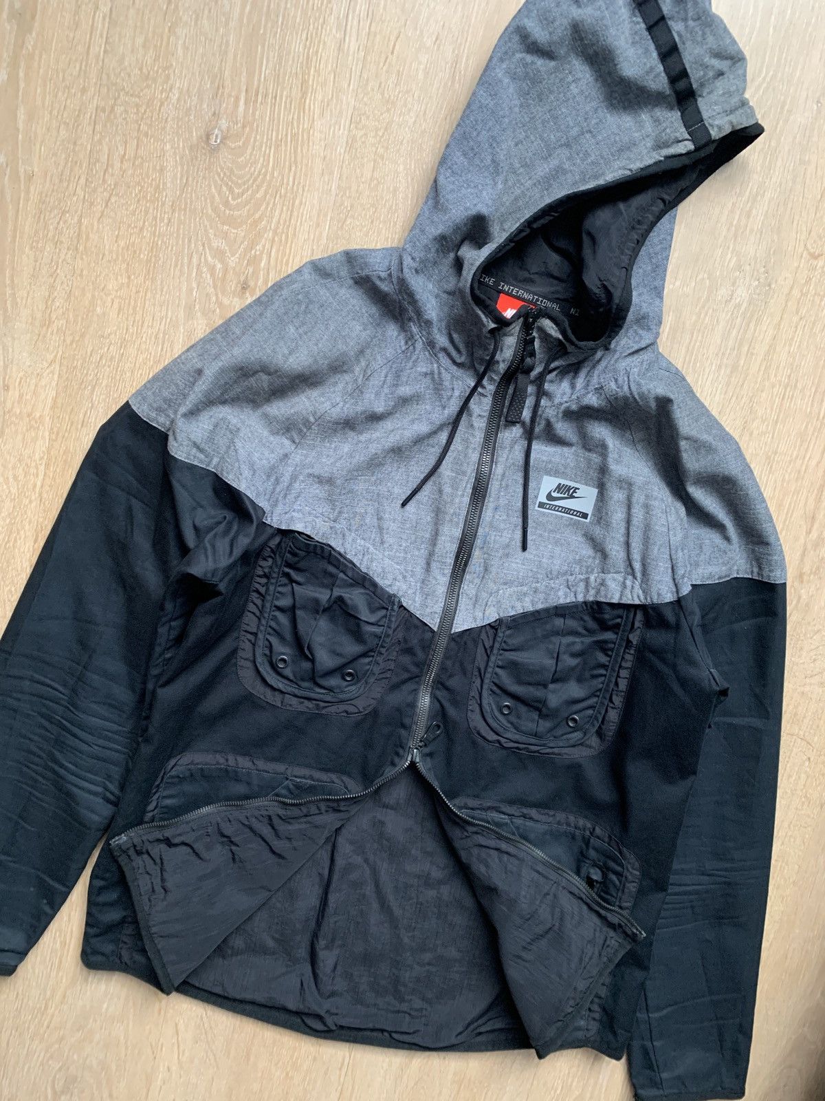 Nike Nike International Wind Breaker Jacket In Black Size US M / EU 48-50 / 2 - 4 Thumbnail