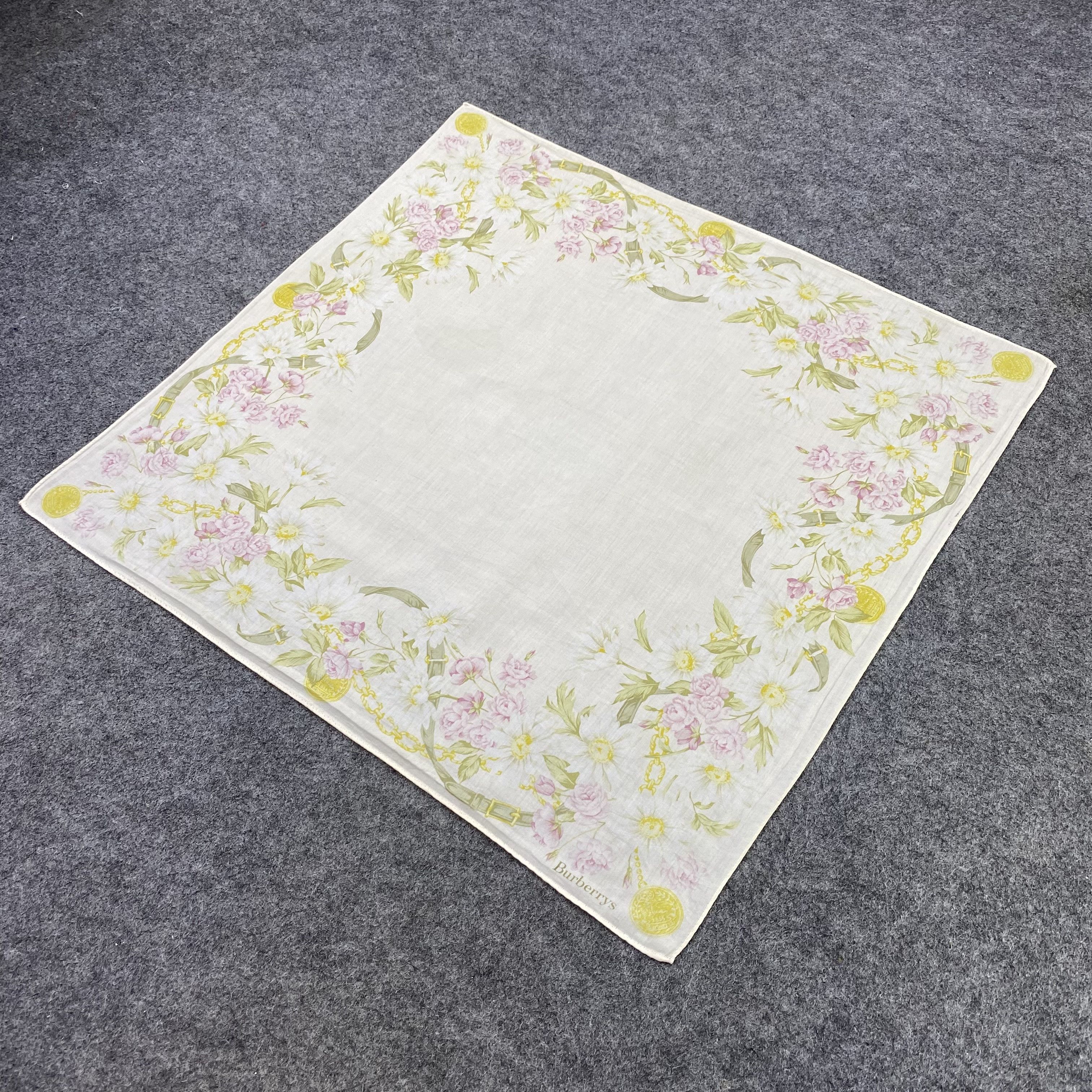 Burberry Vintage Burberrys Handkerchief / Bandana / Neckerchief-B2215 Size ONE SIZE - 4 Thumbnail