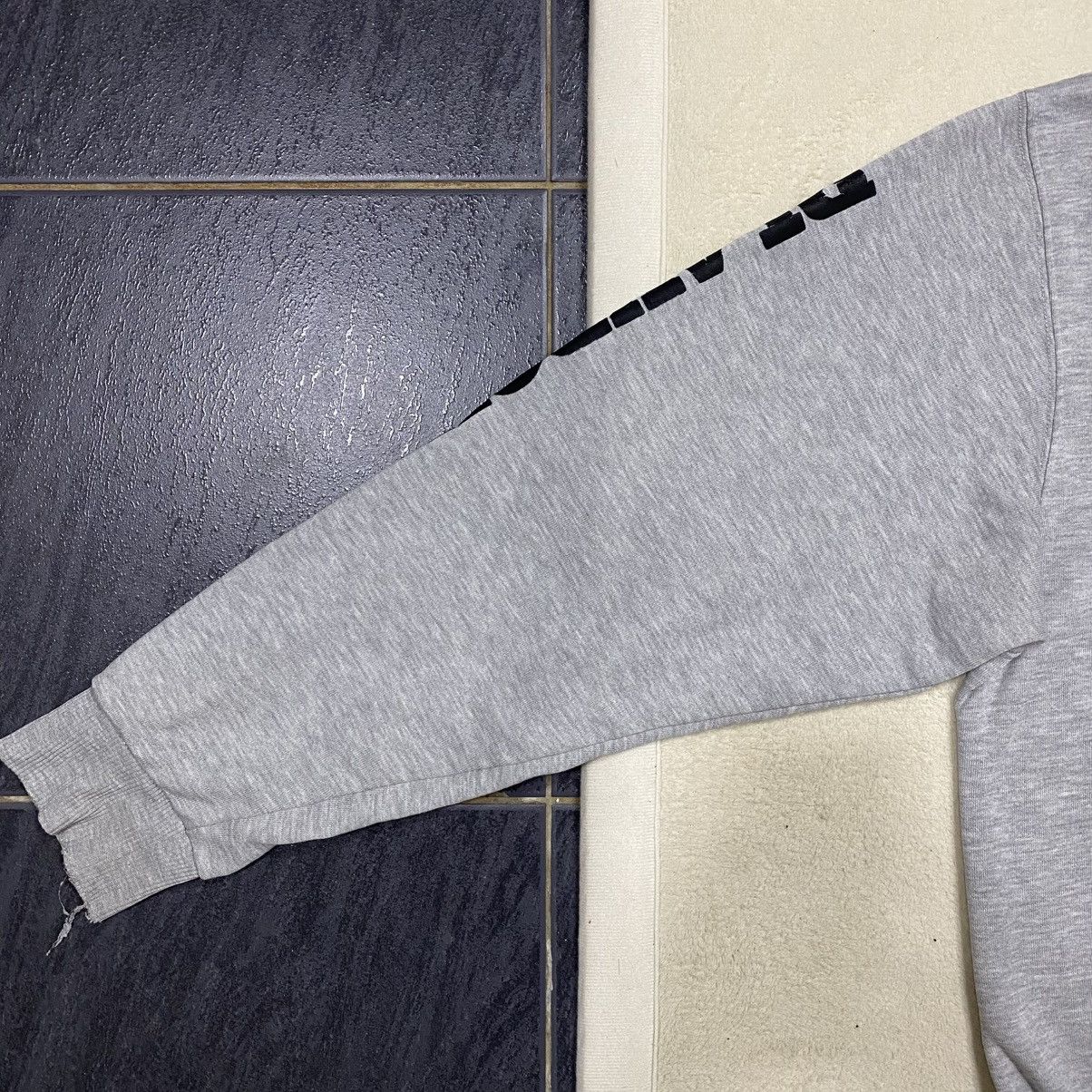 Playboy × Vintage Vintage Y2K Distressed PLAYBOY Big Logo Sweatshirt Size US M / EU 48-50 / 2 - 4 Thumbnail