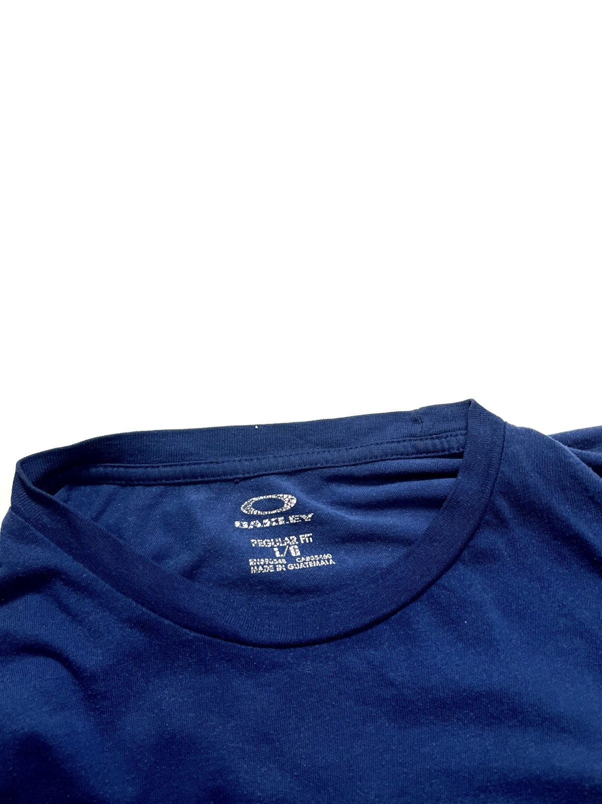 Oakley × Vintage Oakley vintage t-shirt centre logo Size US L / EU 52-54 / 3 - 4 Thumbnail