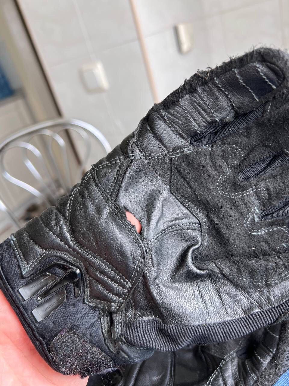 Alpinestars Vintage Alpinestars Black Leather Gloves Motorcycle Racing Size ONE SIZE - 7 Thumbnail