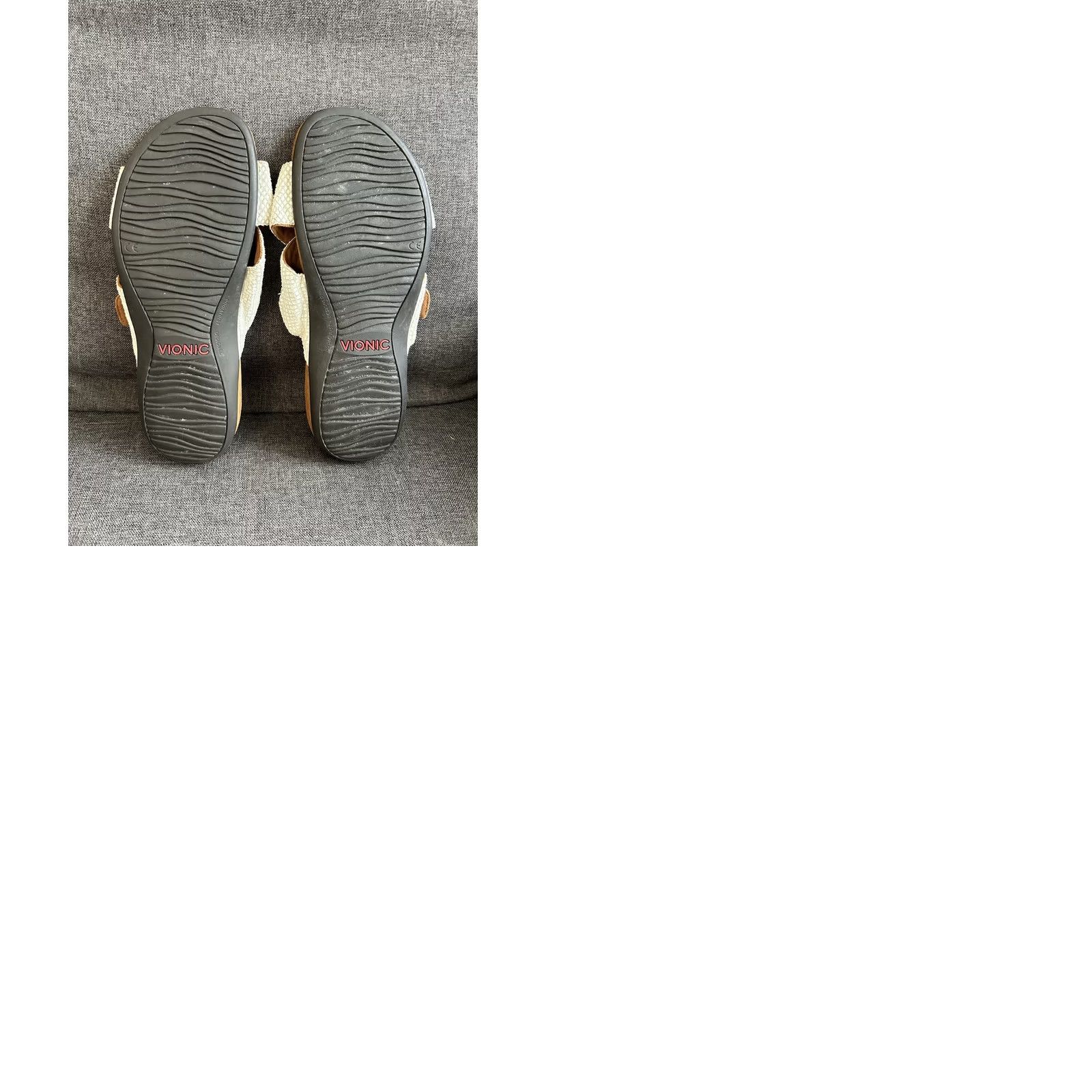 Vionic Vionic Womens Size 8 White Snakeskin Slide Sandals Arch Support Buckle Size US 8 / IT 38 - 9 Thumbnail