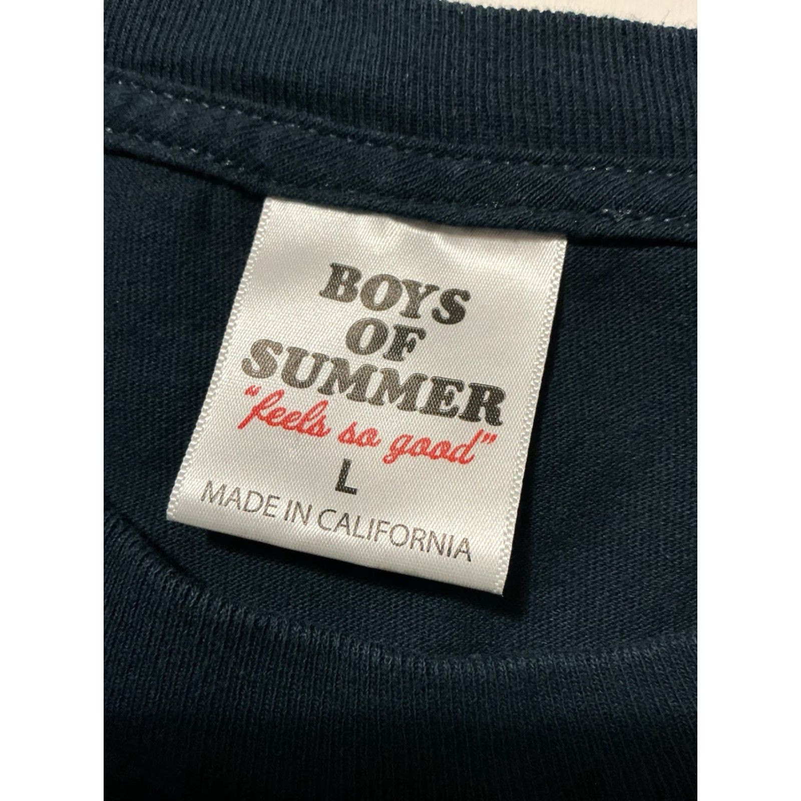Vintage VINTAGE Boys Of Summer Body Magic Cool Bottoms Ventilated Garments Graphic T-Shirt Sz. L Boys Mens Large Blue Crewneck S/S T-Shirt Size US L / EU 52-54 / 3 - 6 Thumbnail