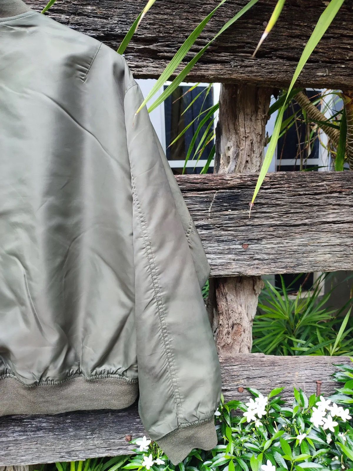 Japanese Brand Vintage Suntory Coffee Bomber Jacket – Japanese Promo Size US L / EU 52-54 / 3 - 12 Thumbnail