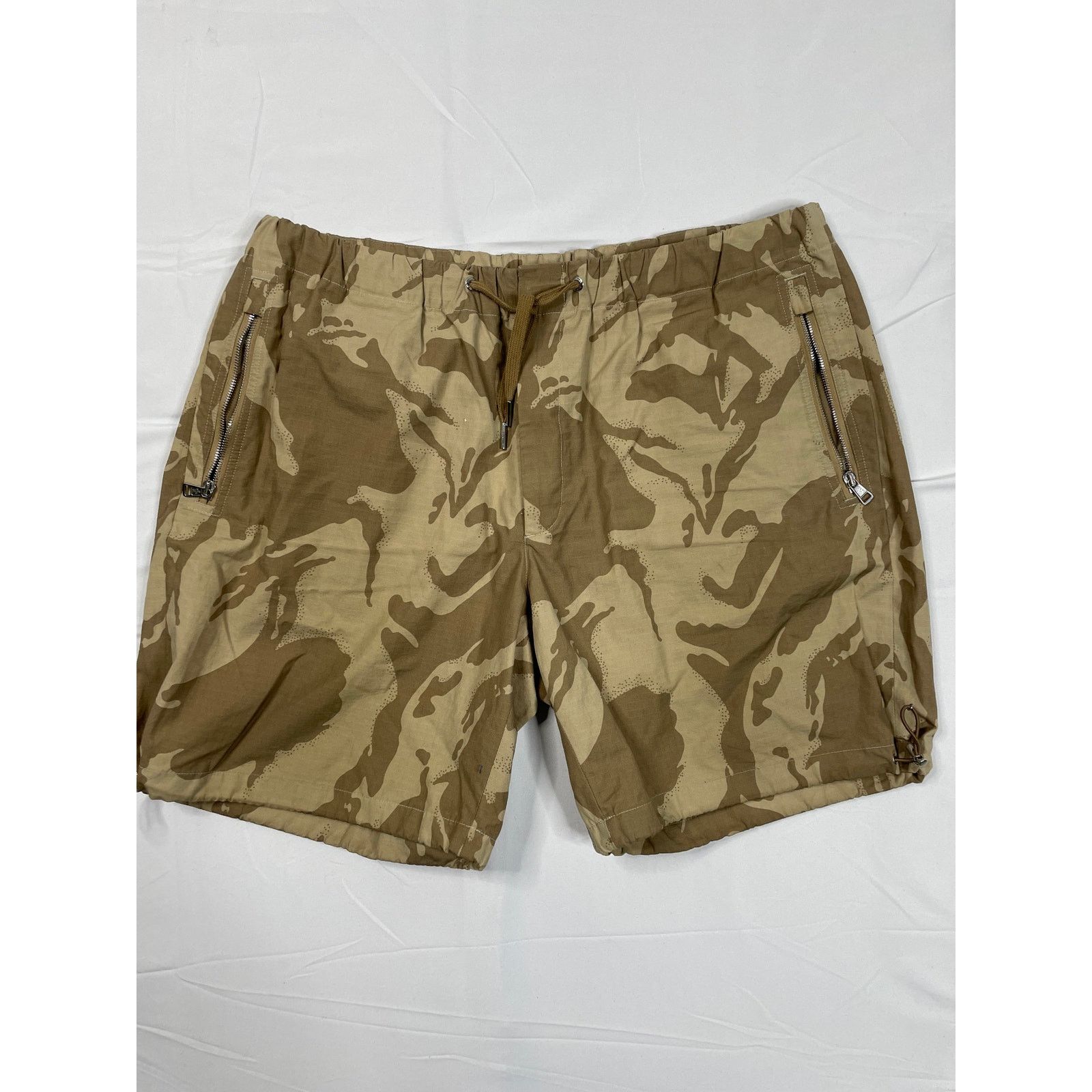 image of Moncler Shorts Sand Camo Size:56 Used in Beige, Men's (Size 40)