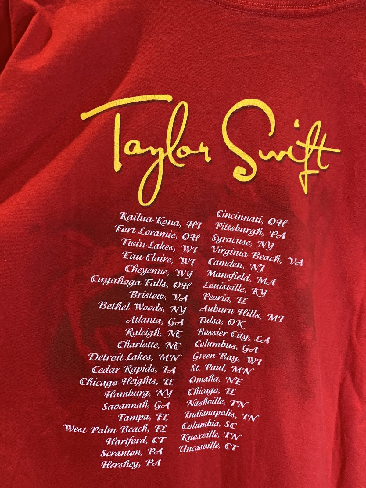 Band Tees *RARE* Vintage Taylor Swift 2006 Tour Art T-Shirt Y2K - L Size US L / EU 52-54 / 3 - 4 Thumbnail