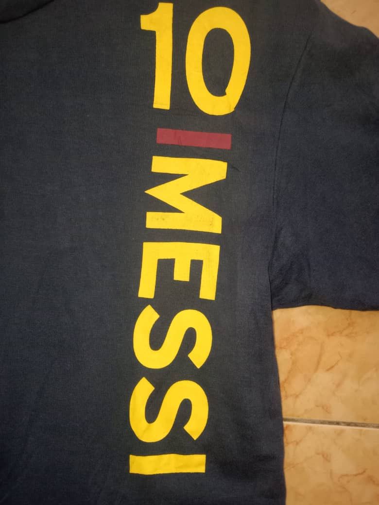 Vintage FC Barcelona Soccer Y2K Messi mes que un club Size US L / EU 52-54 / 3 - 7 Thumbnail