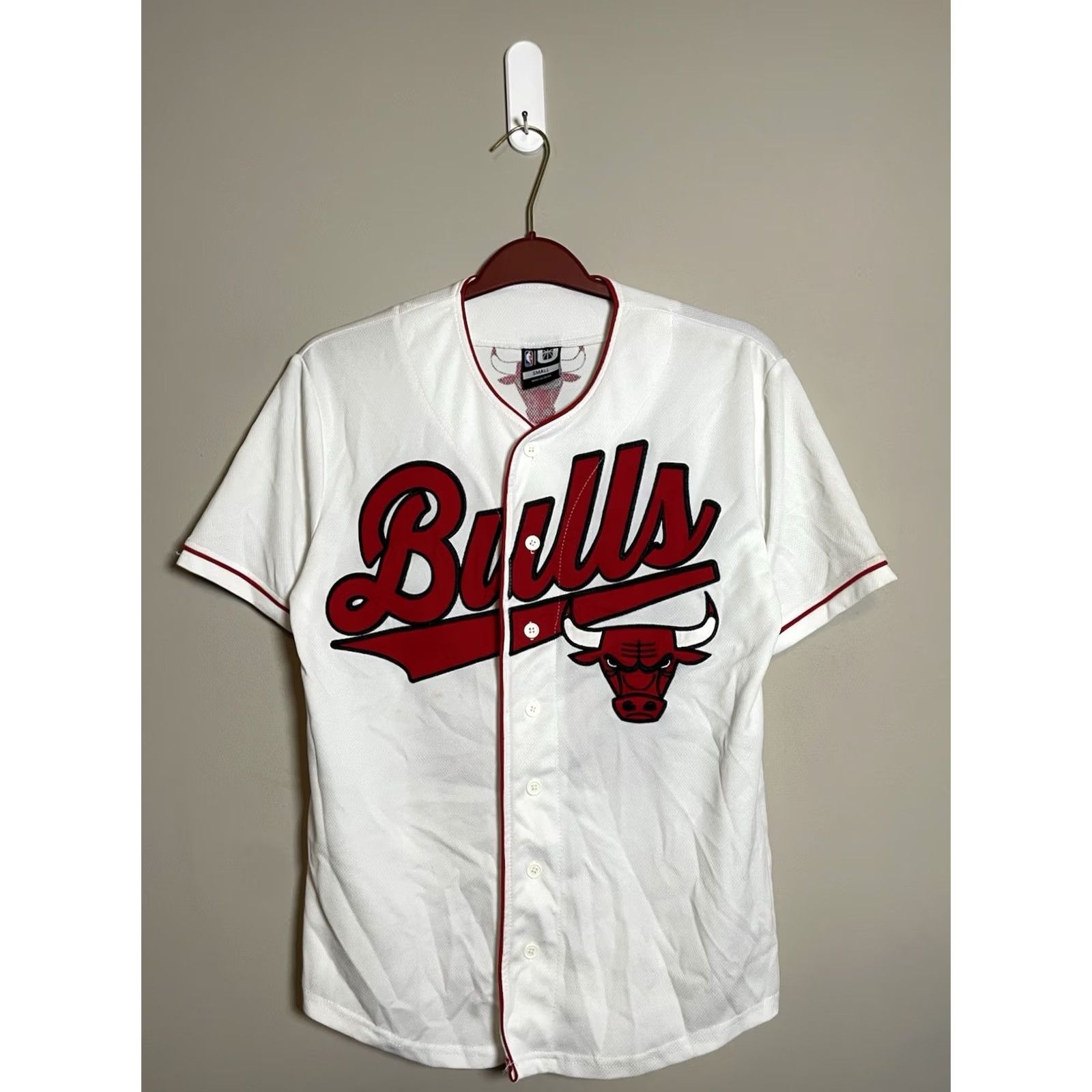 NBA NBA Chicago Bulls Jersey Shirt Unisex Adults S White Short Sleeve Button-Up Front Logo 66 Stitched Vintage: No Size US S / EU 44-46 / 1 - 2 Thumbnail
