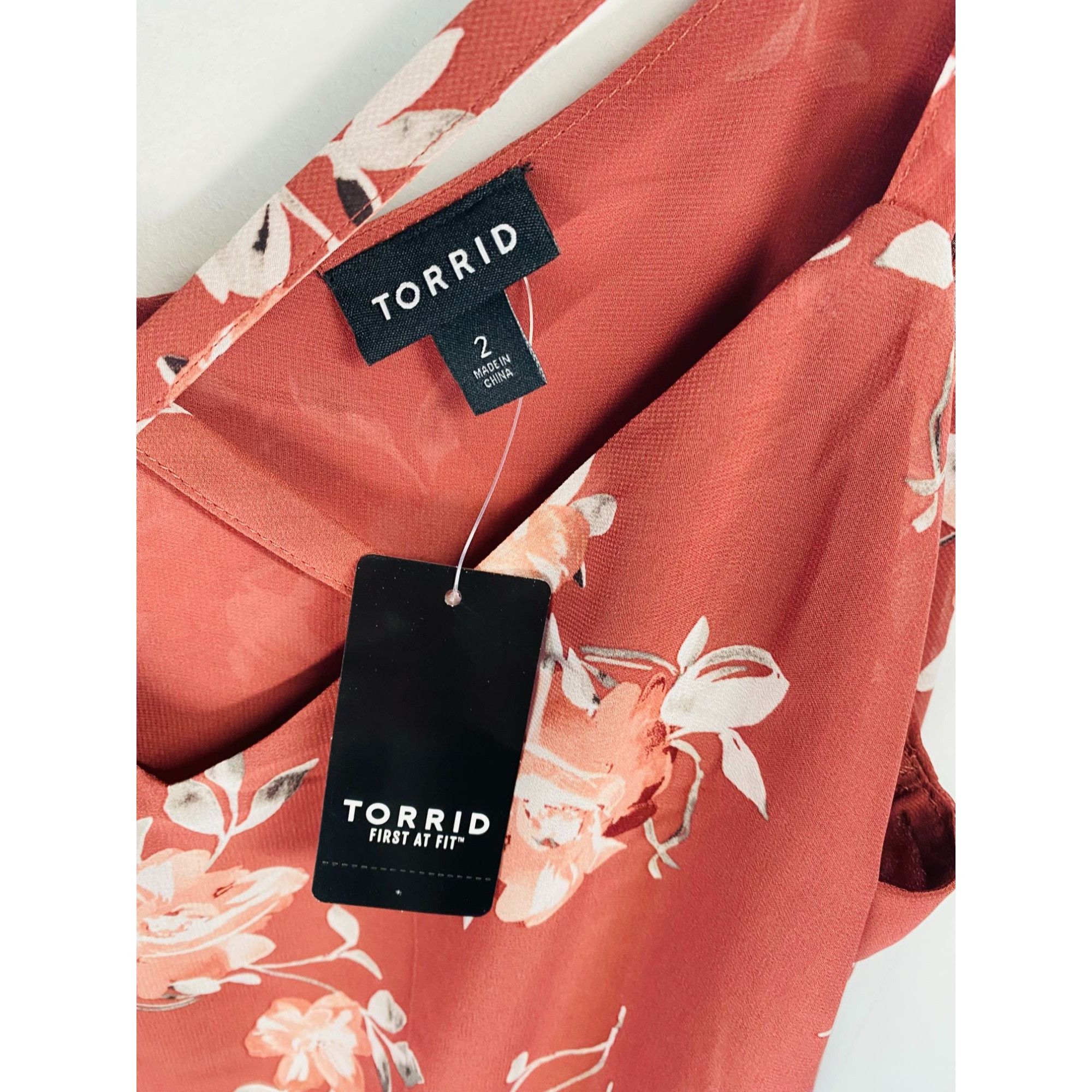 Torrid Torrid 2 Floral Crisscross Sleeveless Camisole Tank Top Size Size XXL / US 16-18 / IT 52-54 - 6 Thumbnail