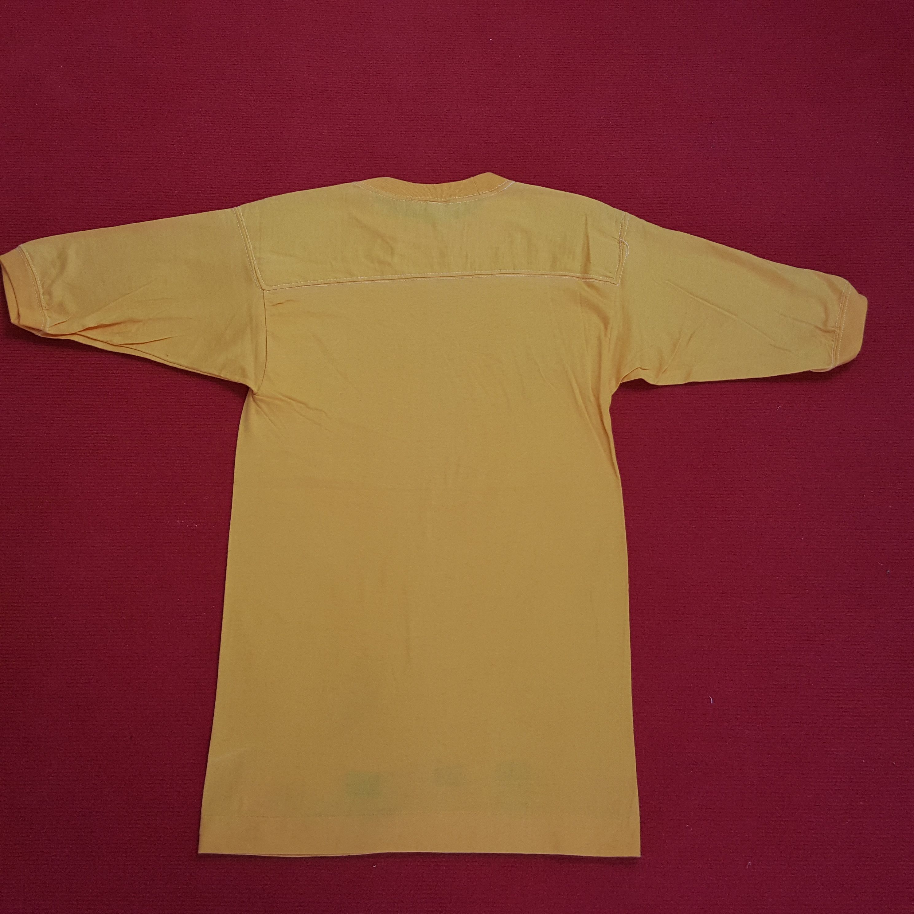 Vintage Vintage Plain Style Tshirt Size US S / EU 44-46 / 1 - 4 Thumbnail