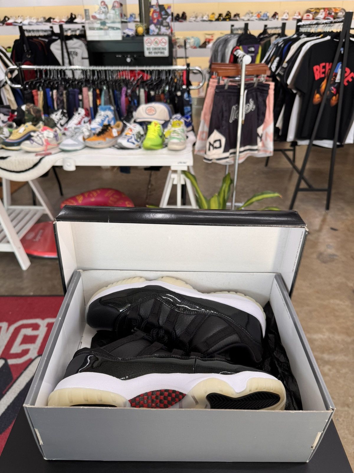 Jordan Brand Air Jordan 11 Low 72-10 Size 6 (2022) Size US 6 / EU 39 - 10 Thumbnail