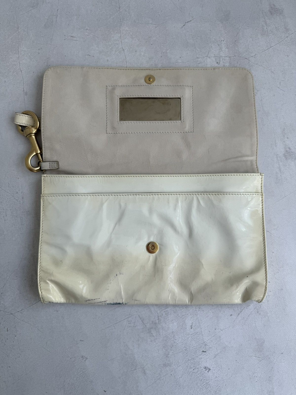 Givenchy Vintage Givenchy Clutch Bag Cream Patent Leather Logo Size ONE SIZE - 8 Thumbnail