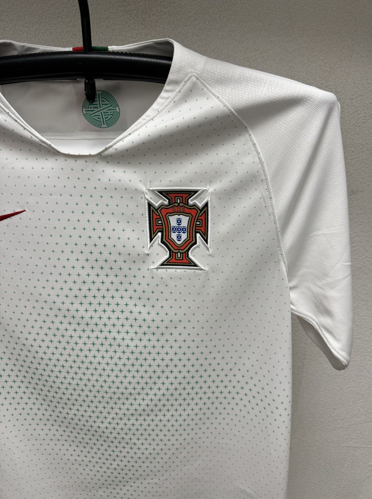 Nike Nike Portugal soccer jersey Away 2018/2019 M sz Size US M / EU 48-50 / 2 - 3 Thumbnail