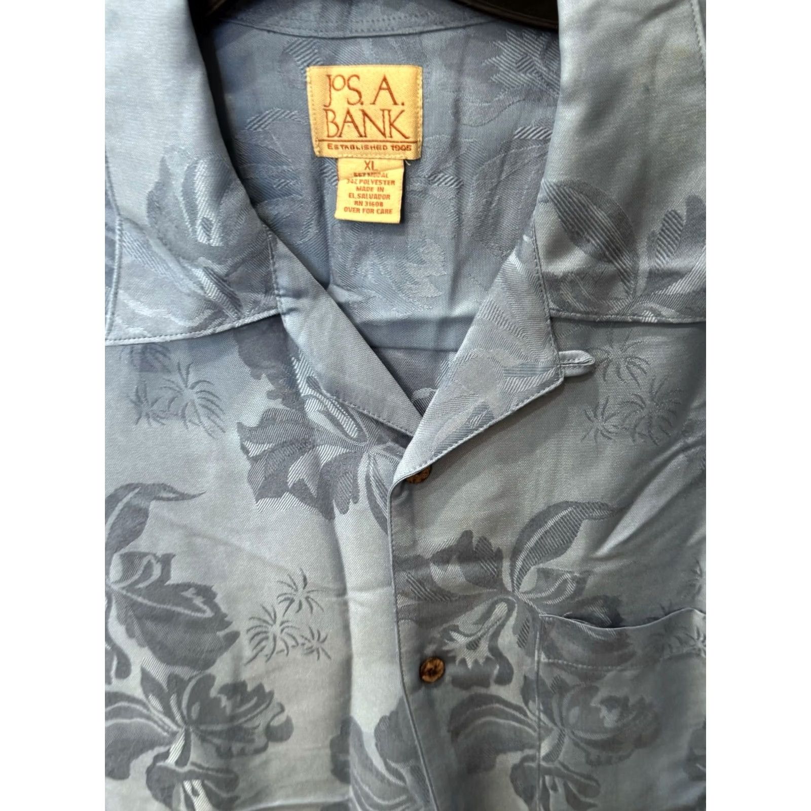 Vintage Jos A Bank Blue Floral SHORT SLEEVE BUTTON UP SHIRT XL Extra Large Poly Blend Mens Size US XL / EU 56 / 4 - 4 Thumbnail