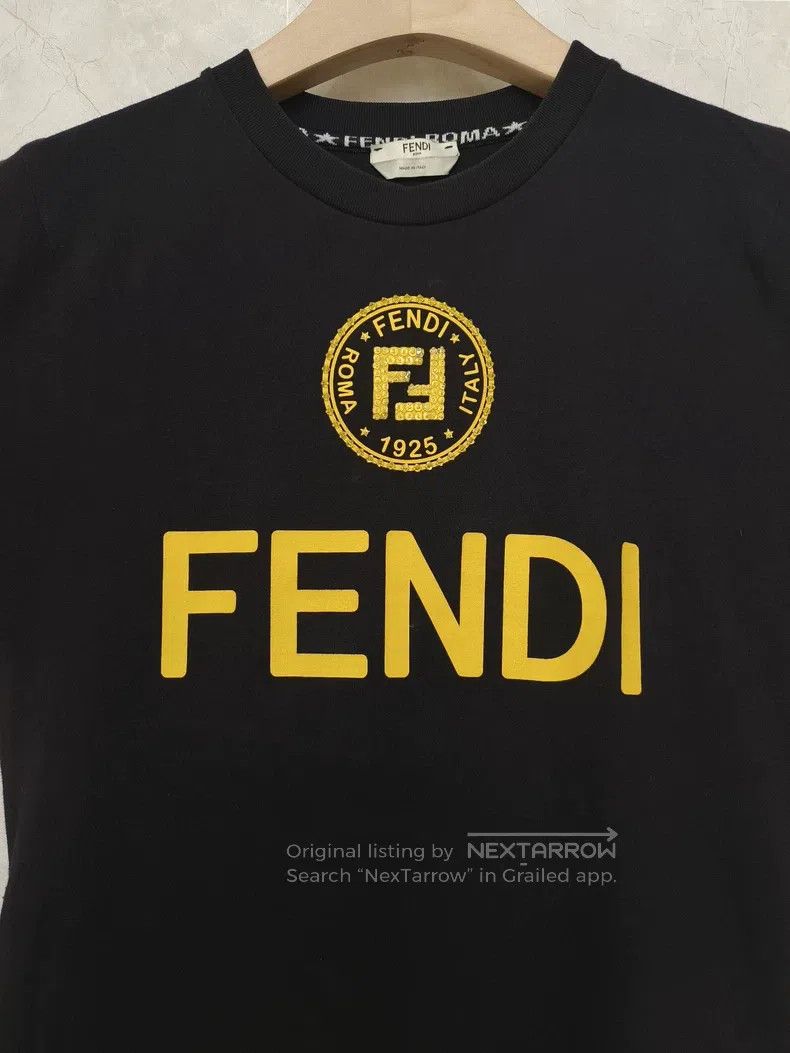 Fendi Fendi Crystal logo short-sleeve T-shirt Size US S / EU 44-46 / 1 - 3 Thumbnail