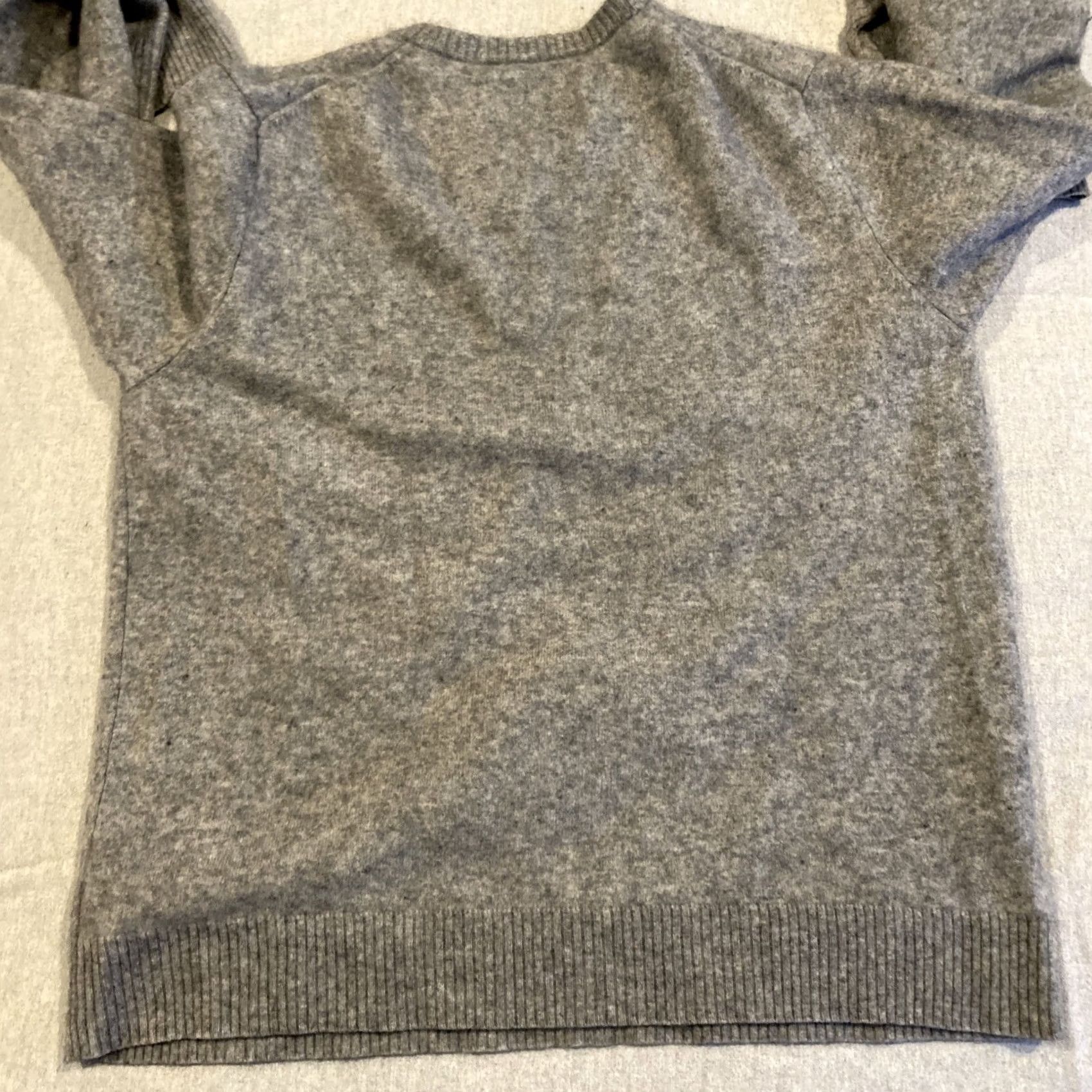 Vintage Martin + Osa Gray V-Neck 100% cashmere Sweater Very Soft Women's Size Large Size L / US 10 / IT 46 - 3 Thumbnail