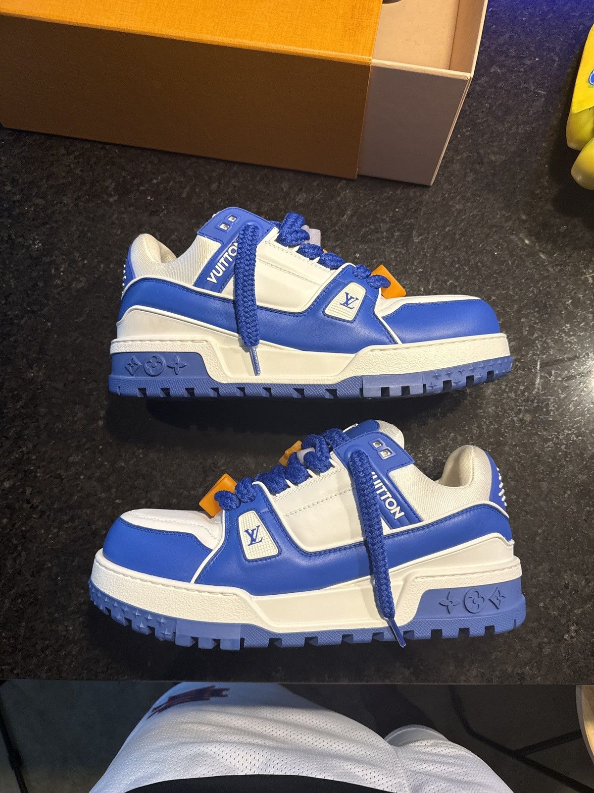 Louis Vuitton Louis Vuitton Trainers Size US 11 / EU 44 - 1 Thumbnail