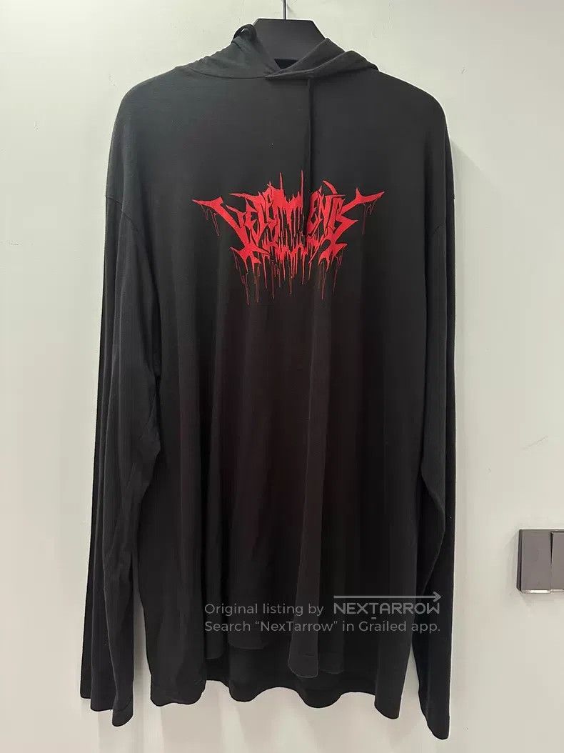 Vetements VETEMENTS Blood Droplets Sanskrit Lightweight Sweatshirt Size US S / EU 44-46 / 1 - 1 Thumbnail