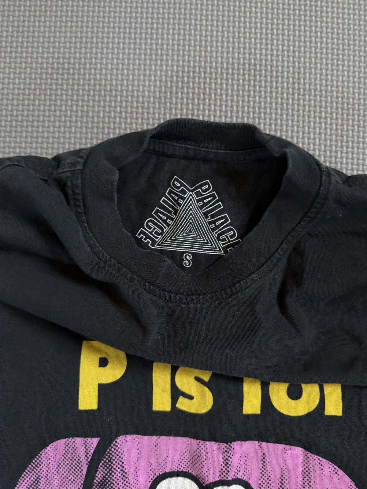 Palace Palace “P is for Pooch” Tee Size US S / EU 44-46 / 1 - 2 Thumbnail