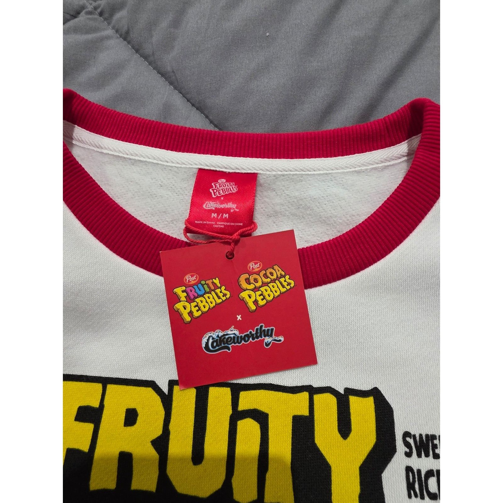 Other New with tags Cakeworthy Crewneck Fruity Pebbles Unisexed Si Size US M / EU 48-50 / 2 - 3 Thumbnail