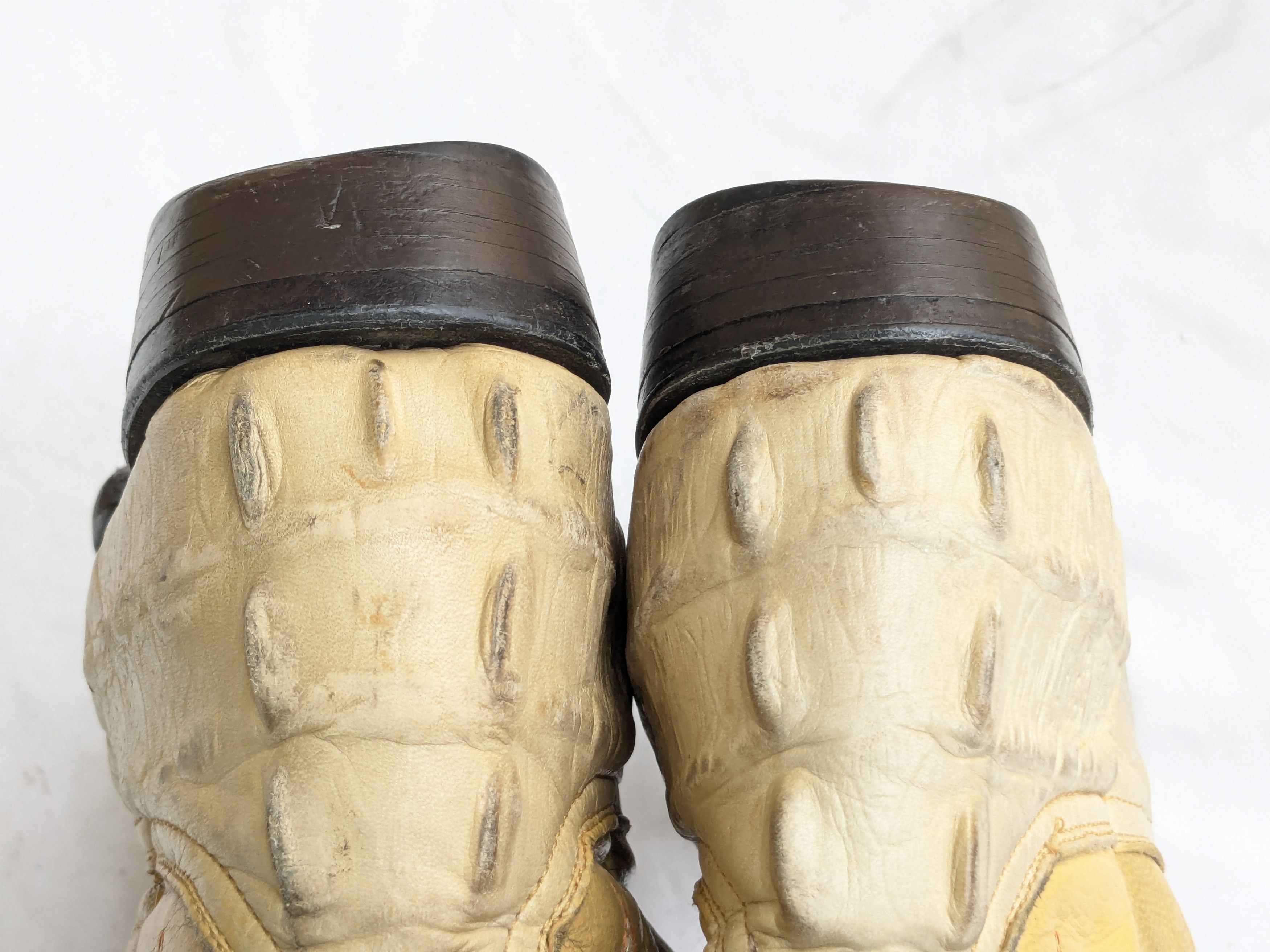 Other Vintage Cowboy Boots Yellow Crocodile Leather 9 Size US 9 / EU 42 - 8 Thumbnail