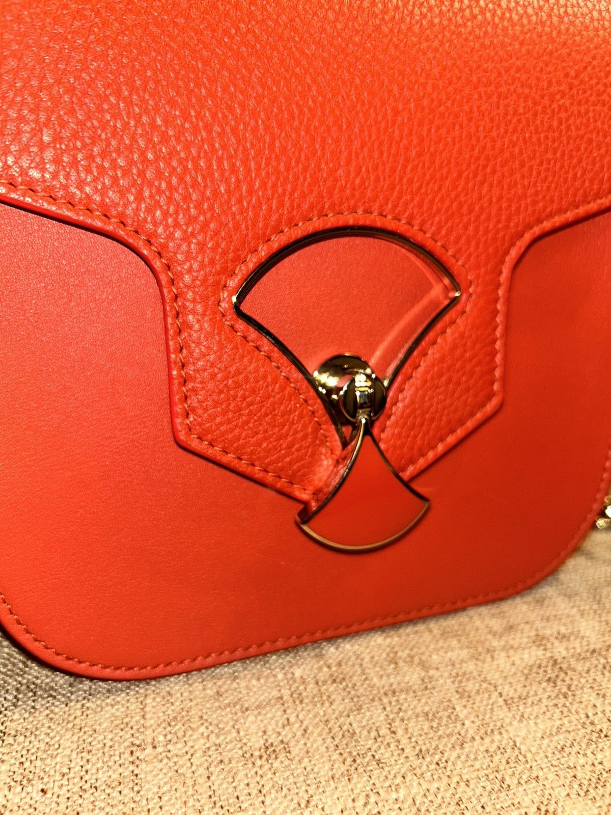 Bvlgari Bvlgari Divas Dream Flap Cover Chain Cross Bag In Vulcan Size ONE SIZE - 8 Thumbnail