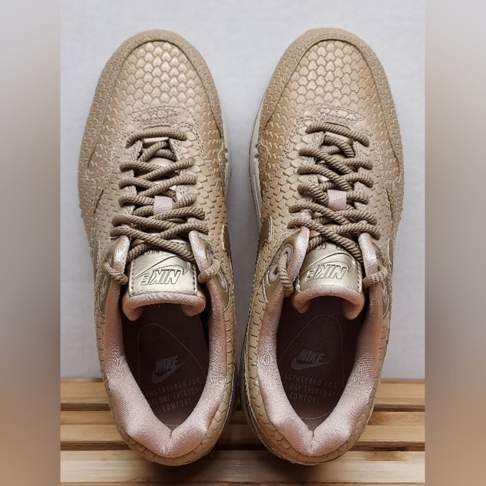 Nike Nike Womens Gold Air Max 1 Premium Athletic Shoes Size 7 Size US 7 / IT 37 - 9 Thumbnail