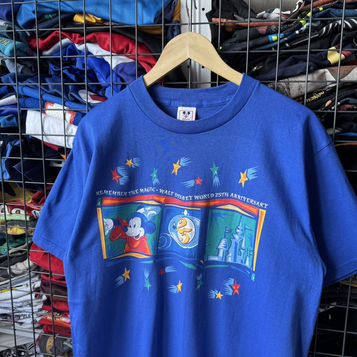 Disney Vintage 90s Disney Remember the Magic T-shirt Size US L / EU 52-54 / 3 - 6 Thumbnail
