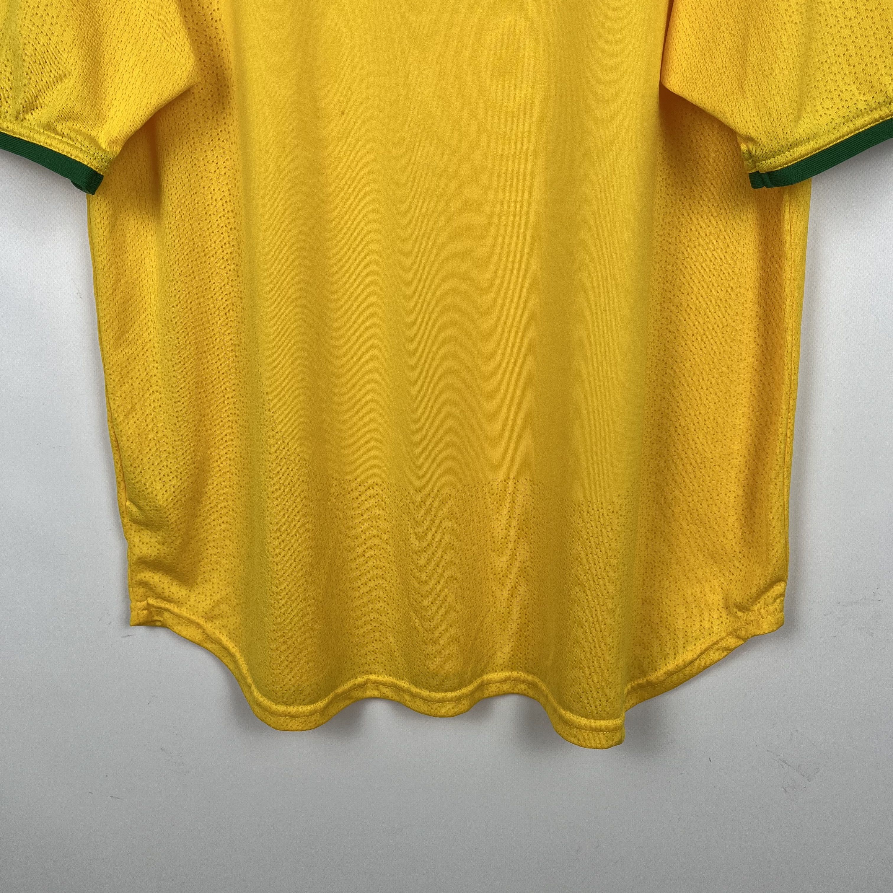 Nike Vintage Nike Brazil Home Soccer Jersey Shirt 2000/2002 Size US XL / EU 56 / 4 - 17 Thumbnail
