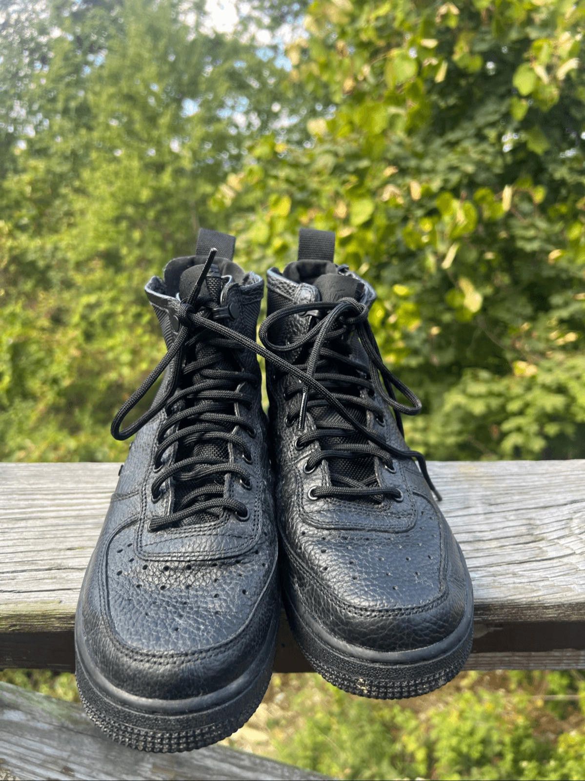 Nike Nike SF Air Force 1 Mid Triple Black Boys 6Y Athletic shoes Size US 6 / EU 39 - 7 Thumbnail
