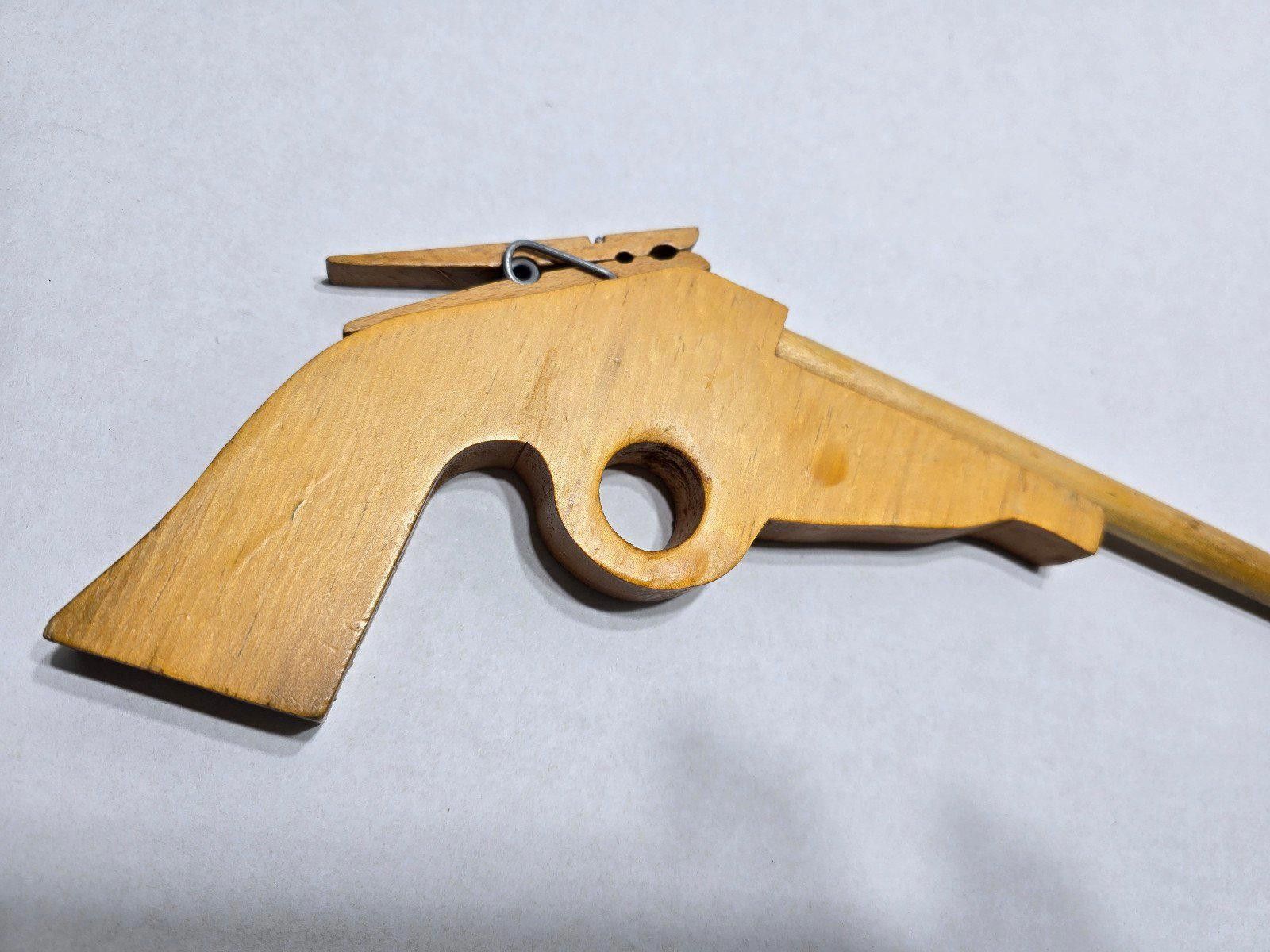 Handmade Vintage 1950s: Handmade Wooden: Clothes Pin Rubber Band Gun Size ONE SIZE - 4 Thumbnail