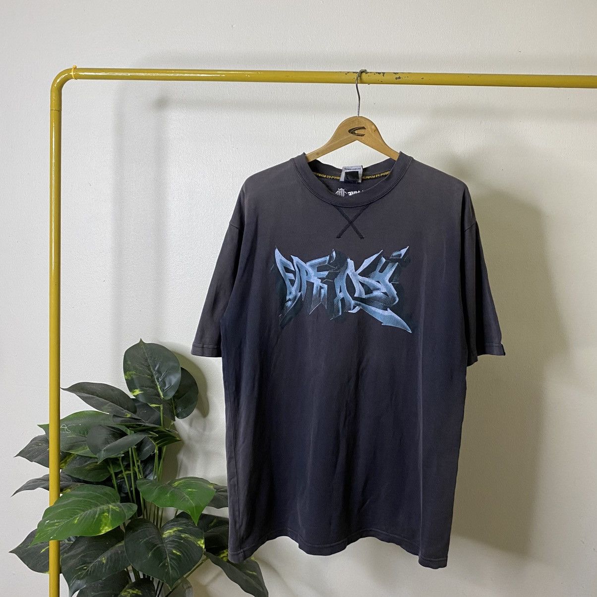 Vintage Y2K Freaky Jnco Southpole Ecko Sunfaded T Shirt Size US L / EU 52-54 / 3 - 1 Thumbnail