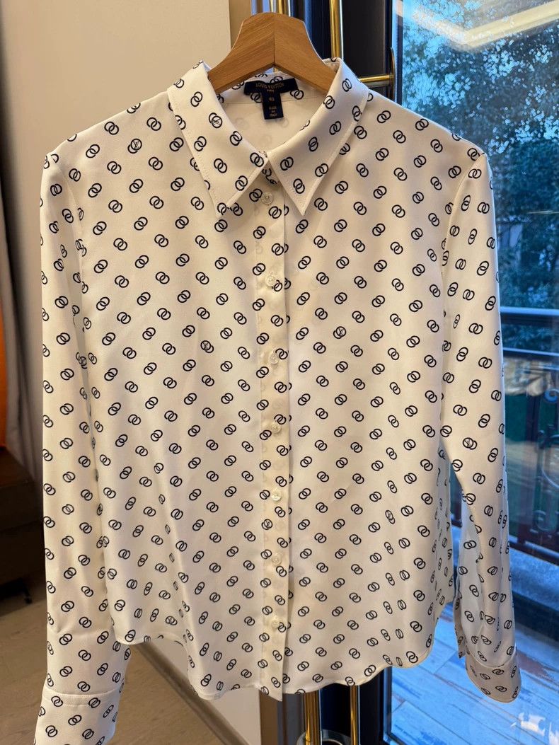 Louis Vuitton Louis Vuitton shirt 2504-Nextarrow Size S / US 4 / IT 40 - 1 Thumbnail