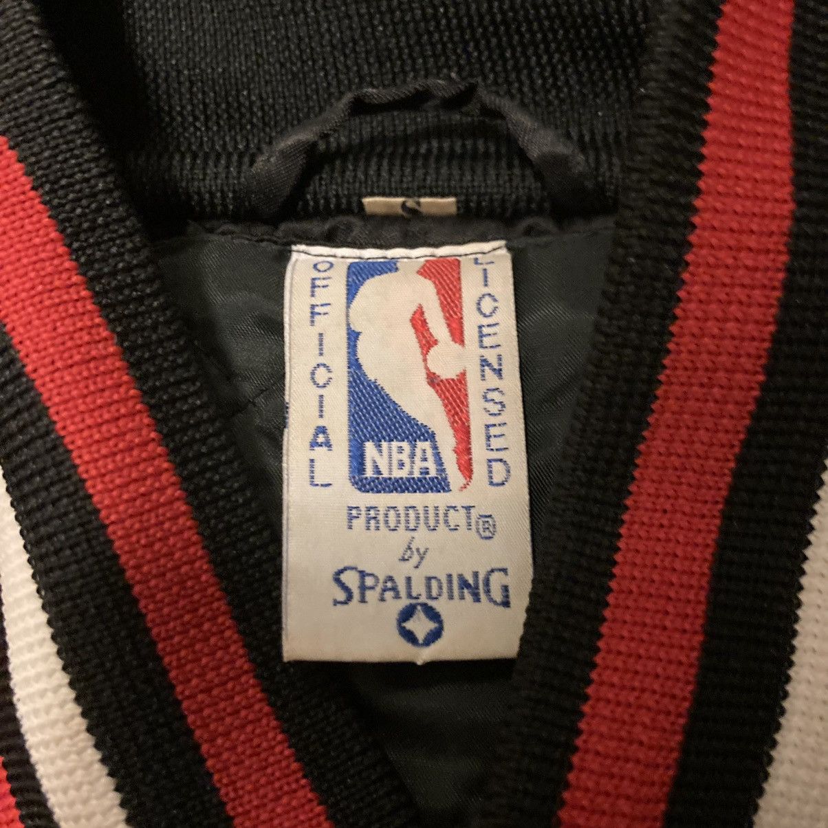Spalding × Vintage Vintage 1990s Spalding Chicago Bulls Satin Bomber Jacket Size US S / EU 44-46 / 1 - 5 Thumbnail