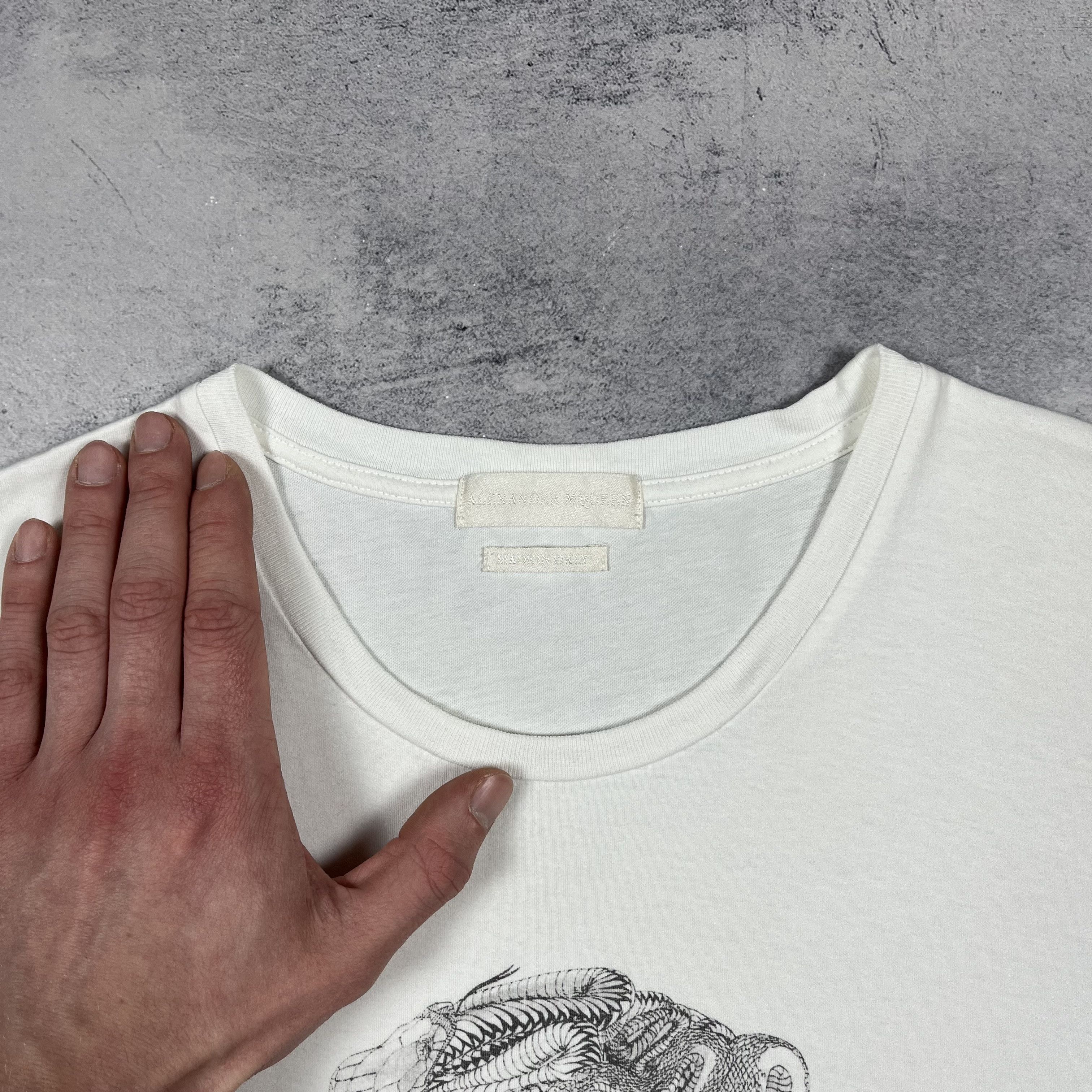 Alexander McQueen Alexander McQueen Snake Skulls Big Logo T Shirt Size US L / EU 52-54 / 3 - 11 Thumbnail