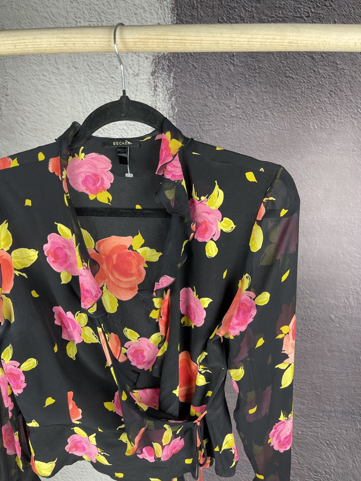 Escada Escada 100% Silk flower floral pattern top blouse Size XS / US 0-2 / IT 36-38 - 6 Thumbnail