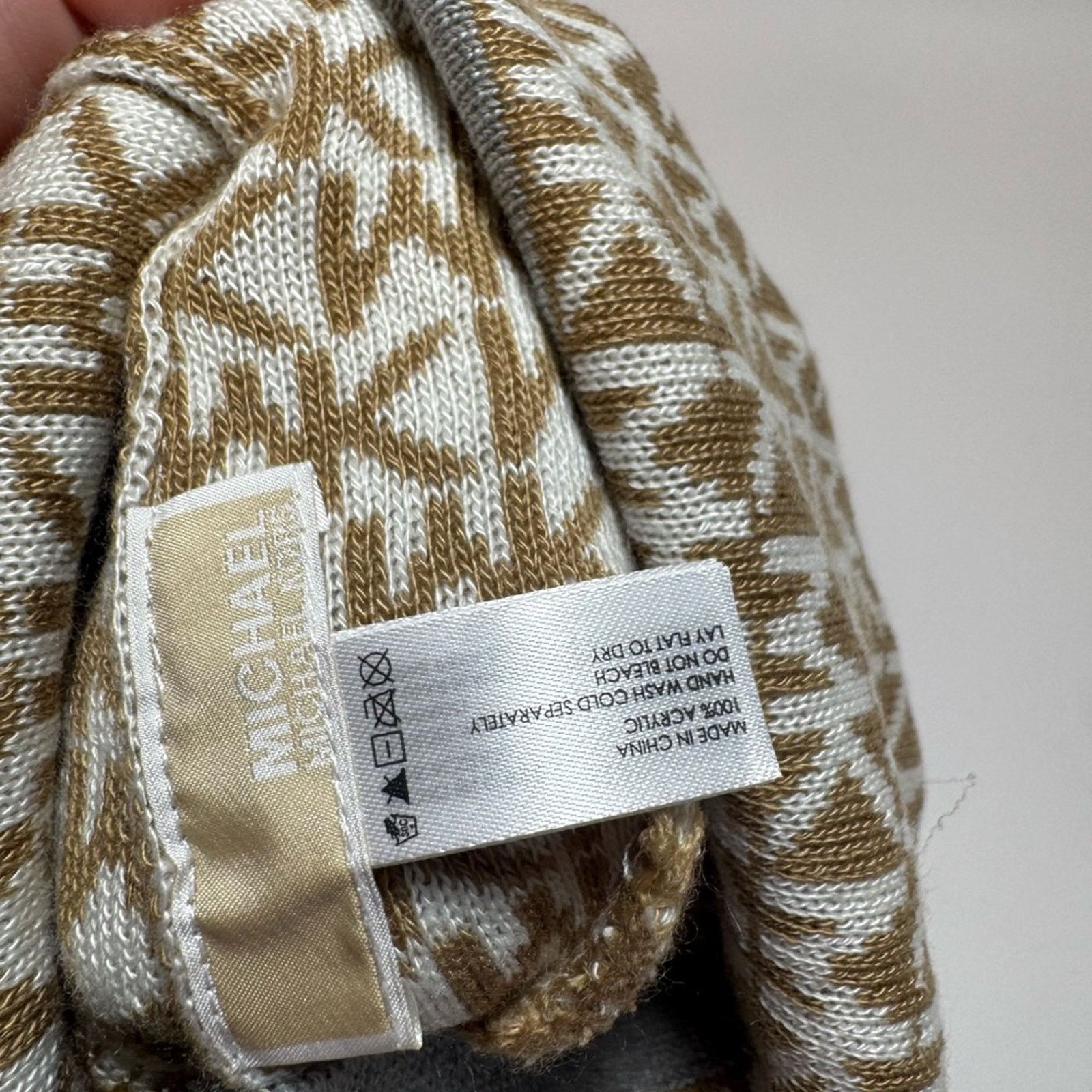 Michael Kors Michael Kors Matching Hat & Gloves Set Brown Gold White Logo Size ONE SIZE - 6 Thumbnail
